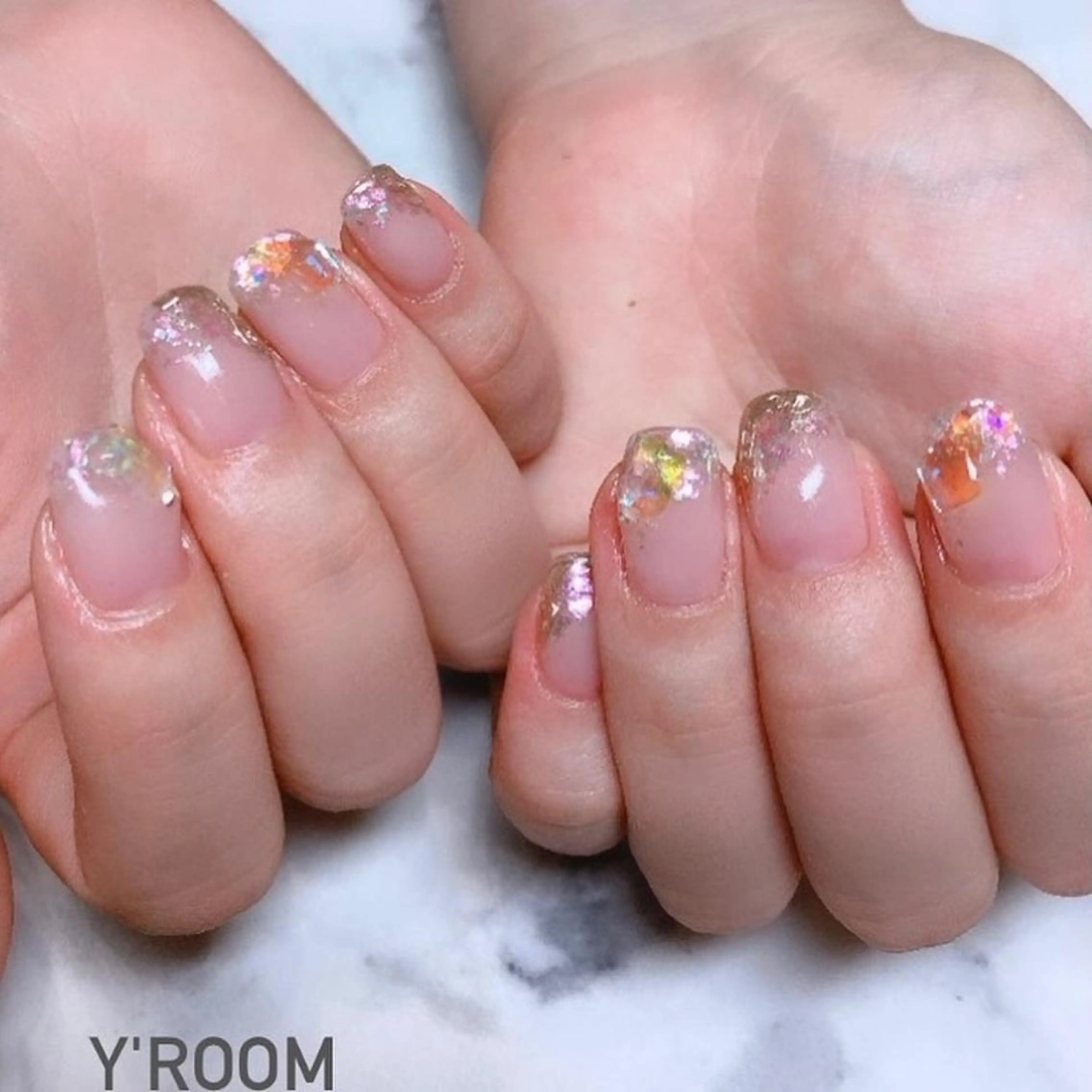 ネイル オーロラネイル フラッシュネイル フットネイル ジェルネイル 氷ネイル・うるうるネイル ハンドネイル YUKA （ネイリスト）のネイルデザイン