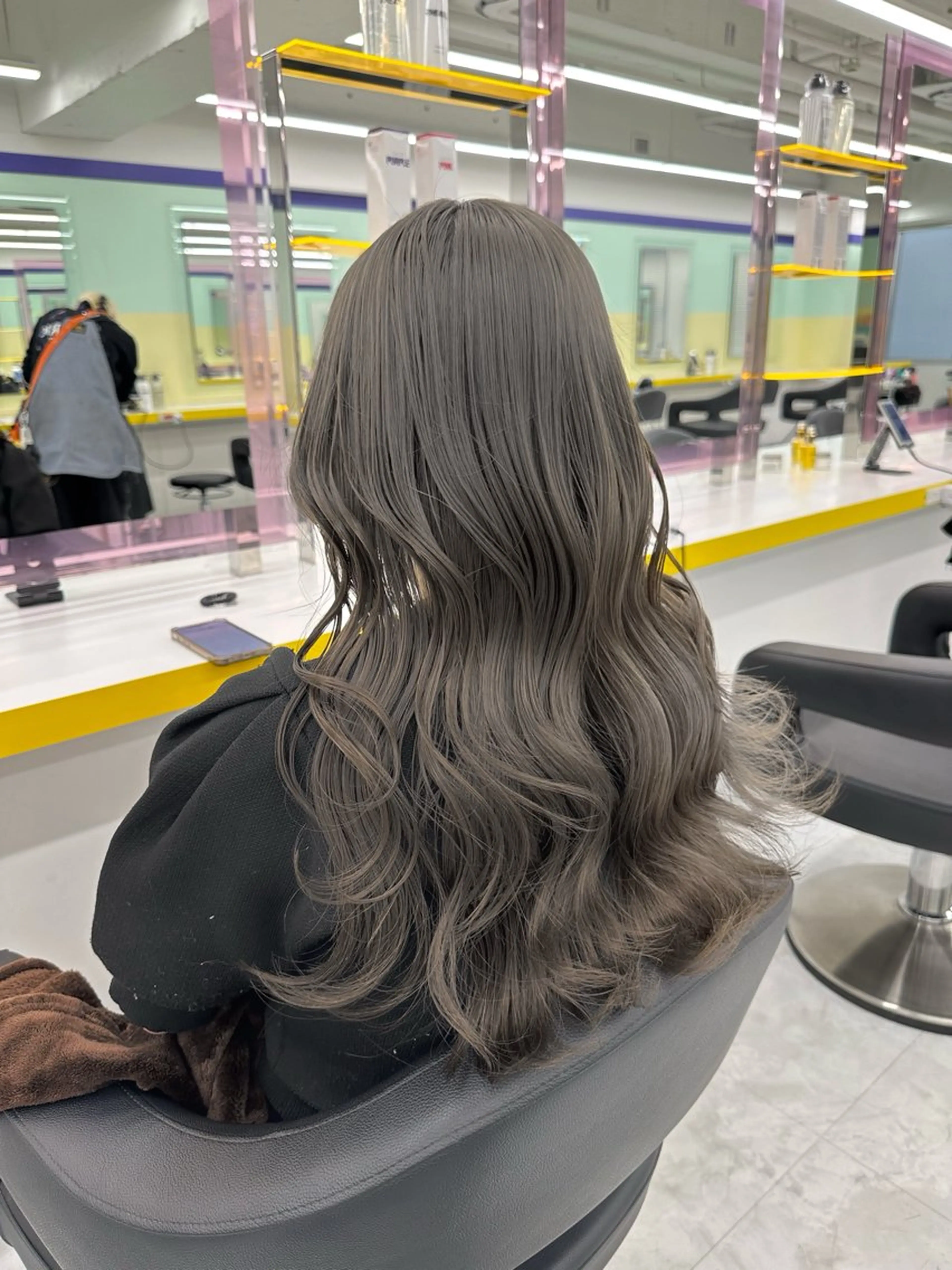 カラー ヘアカラー トリートメント 韓国レイヤー似合わせ 透明感カラー飛我💗のヘアスタイル