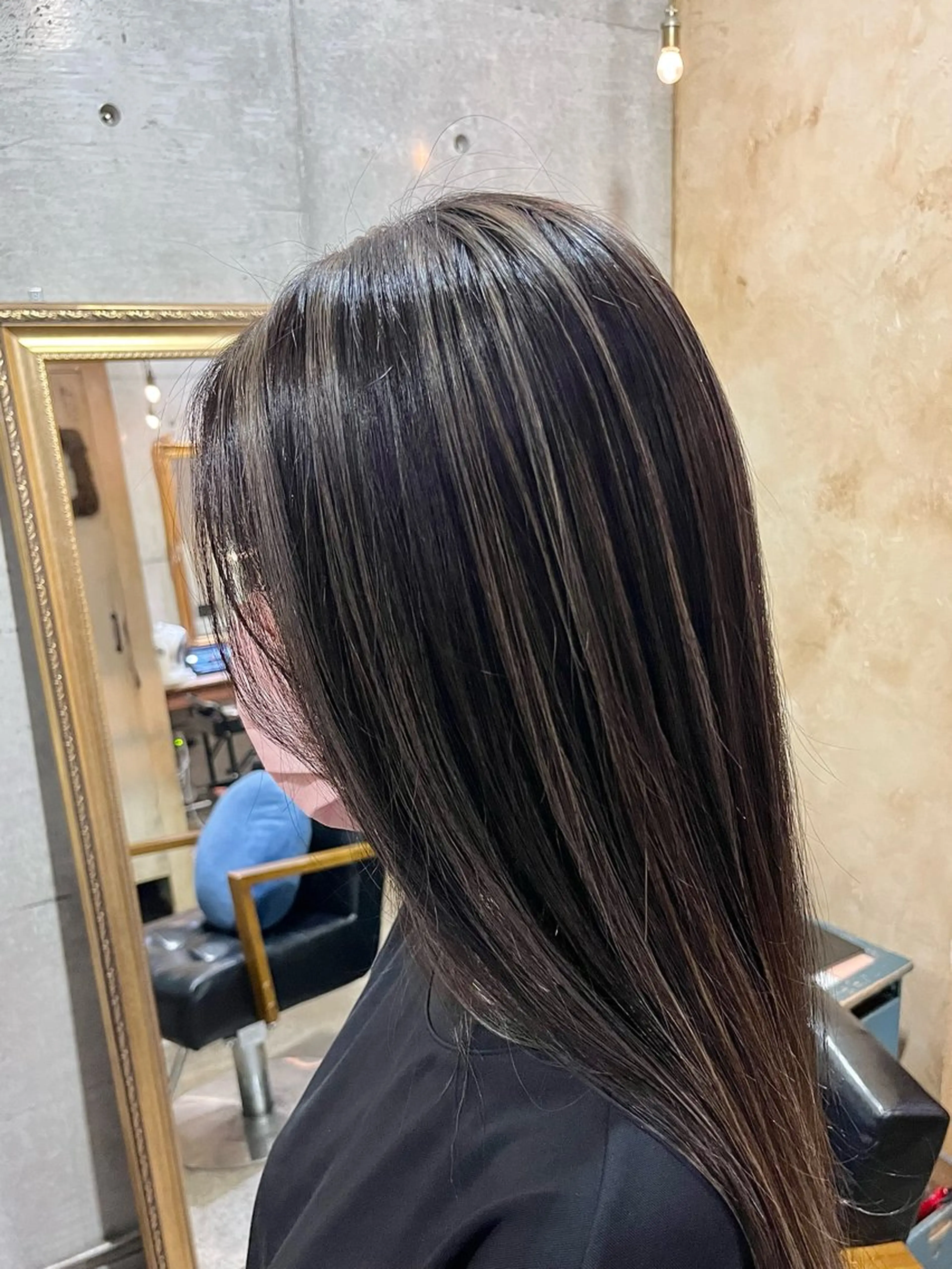 ロング カラー グレージュ ハイライトカラー ハイライト カット ヘアカラー トリートメント 艶カラー/レイヤー/ ハイトーン/まなみのヘアスタイル