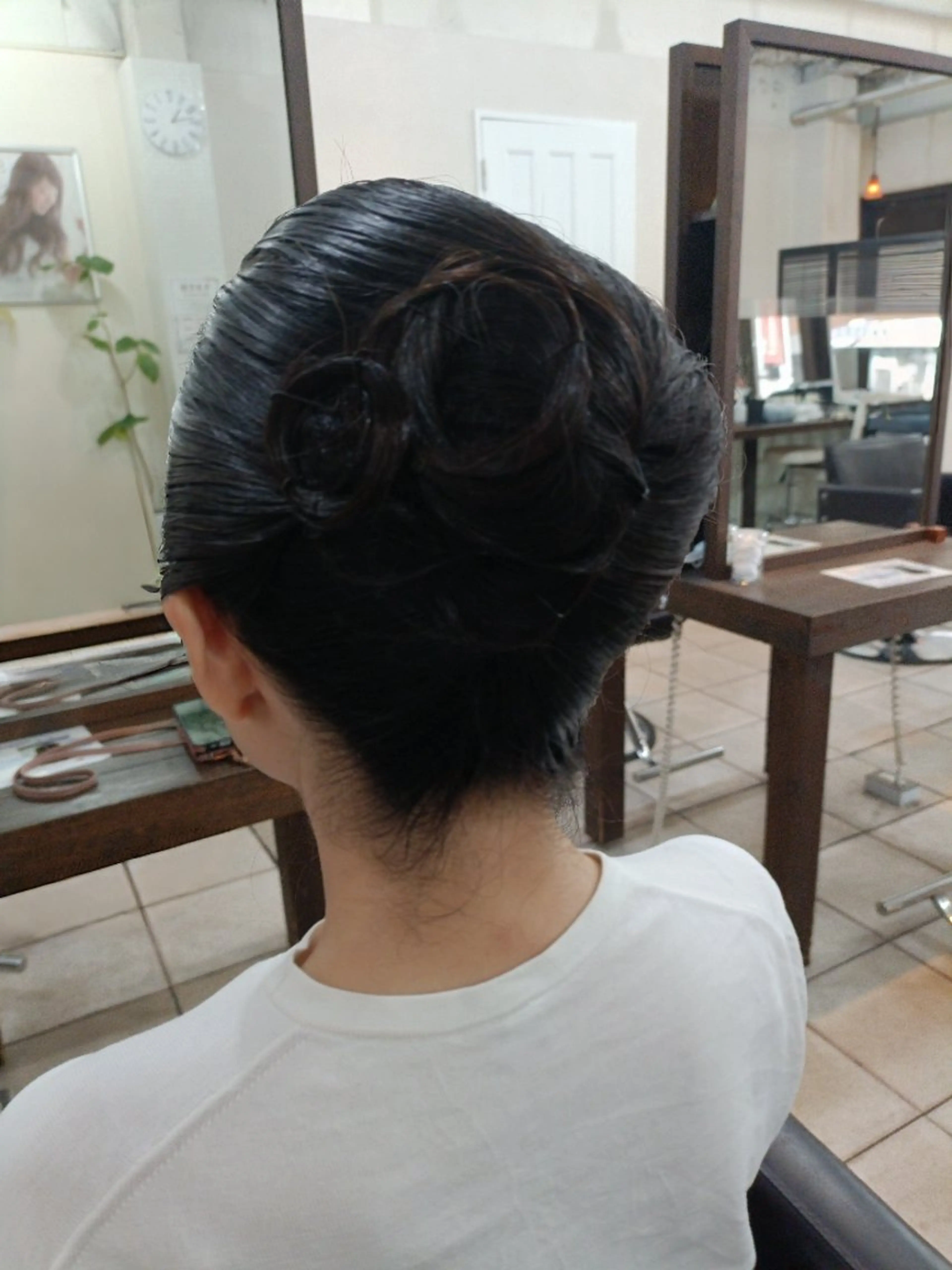 ヘアアレンジ 夜会巻き 勝連 利恵のヘアスタイル