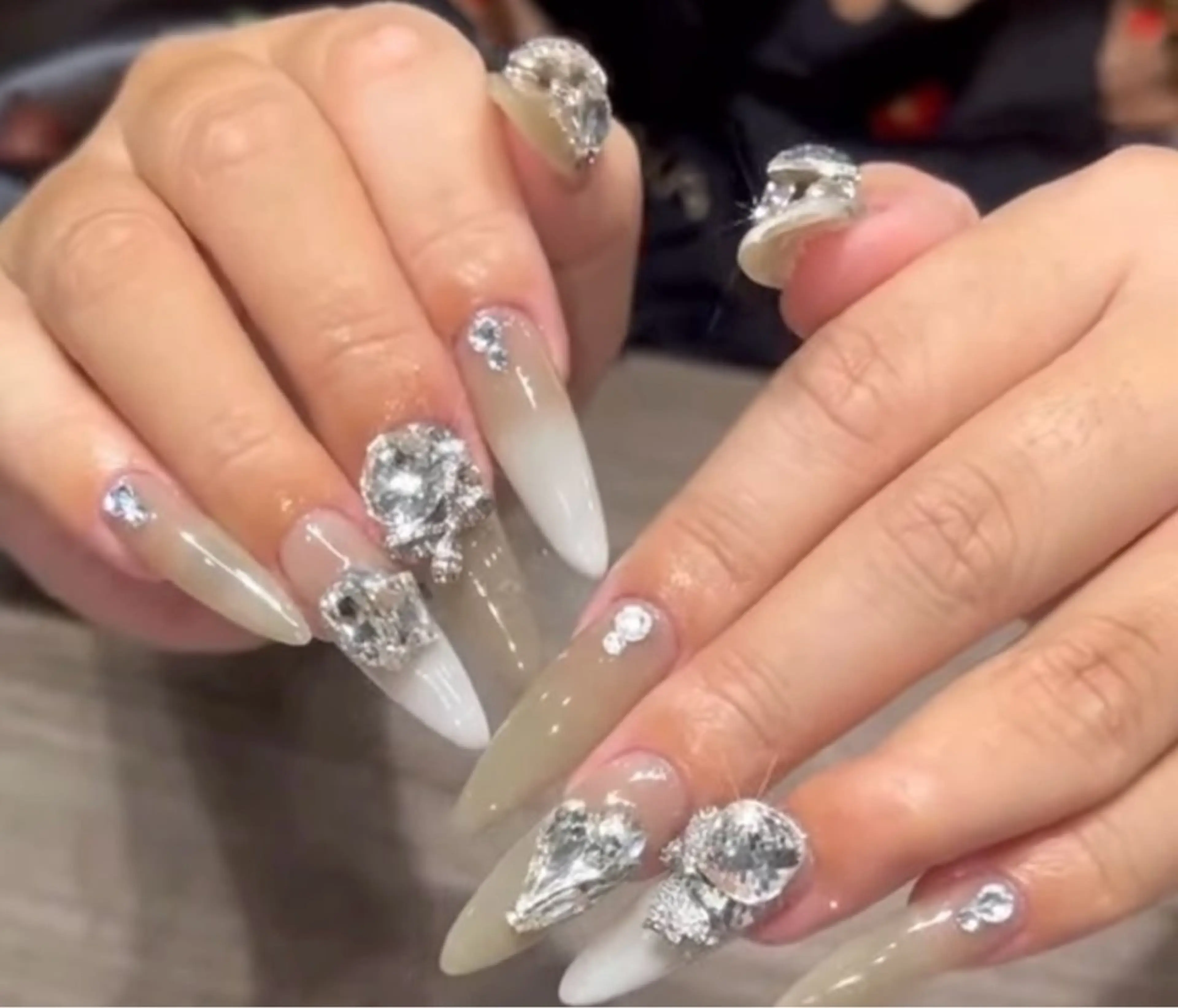 ネイル 長さ出し フレンチネイル ジェルネイル ガラスフレンチ 韓国ネイル Minette nailHuongのネイルデザイン