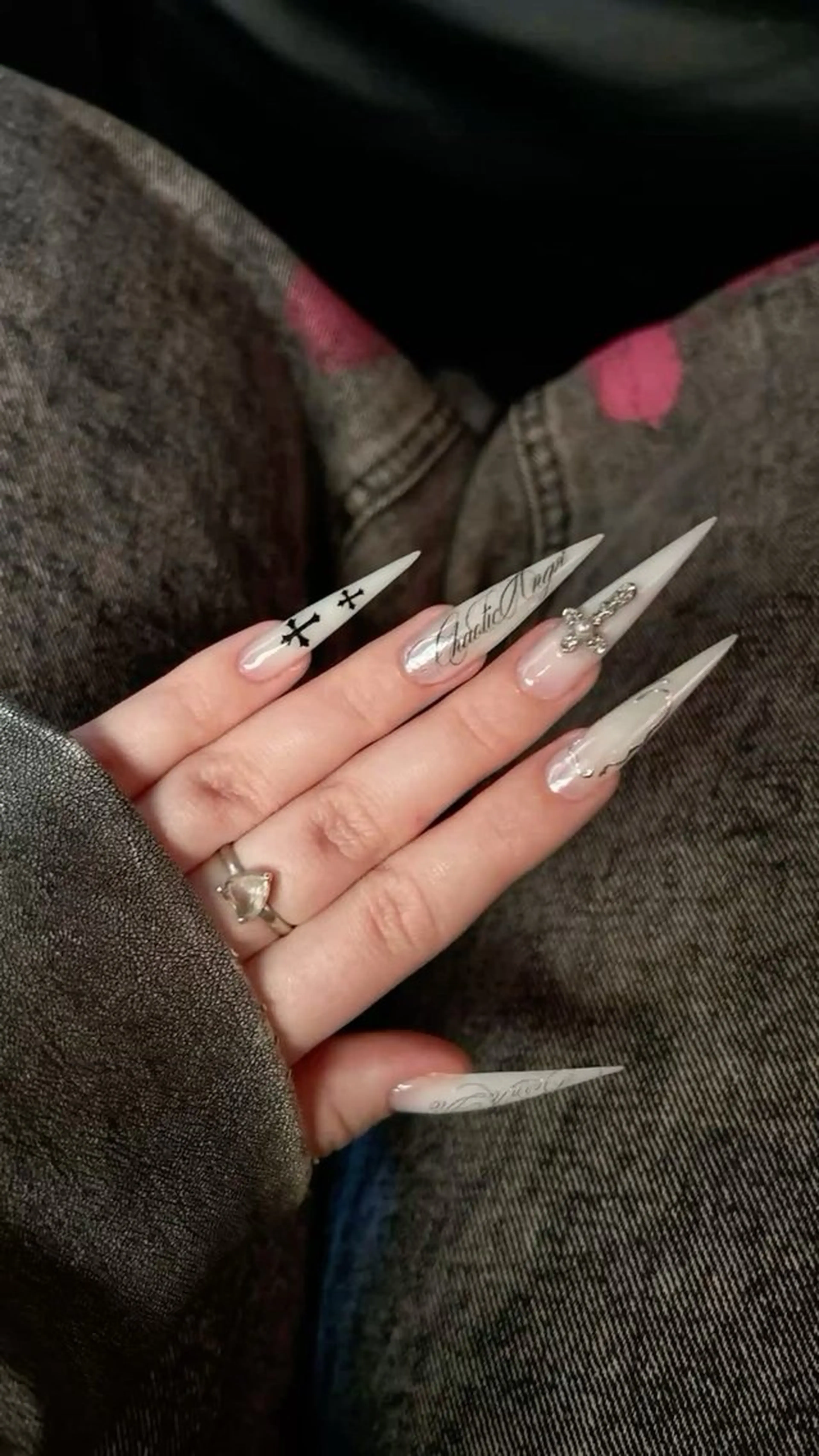 カラー グラデーションカラー ピンクカラー ハンドネイル AIN Nailのネイルデザイン