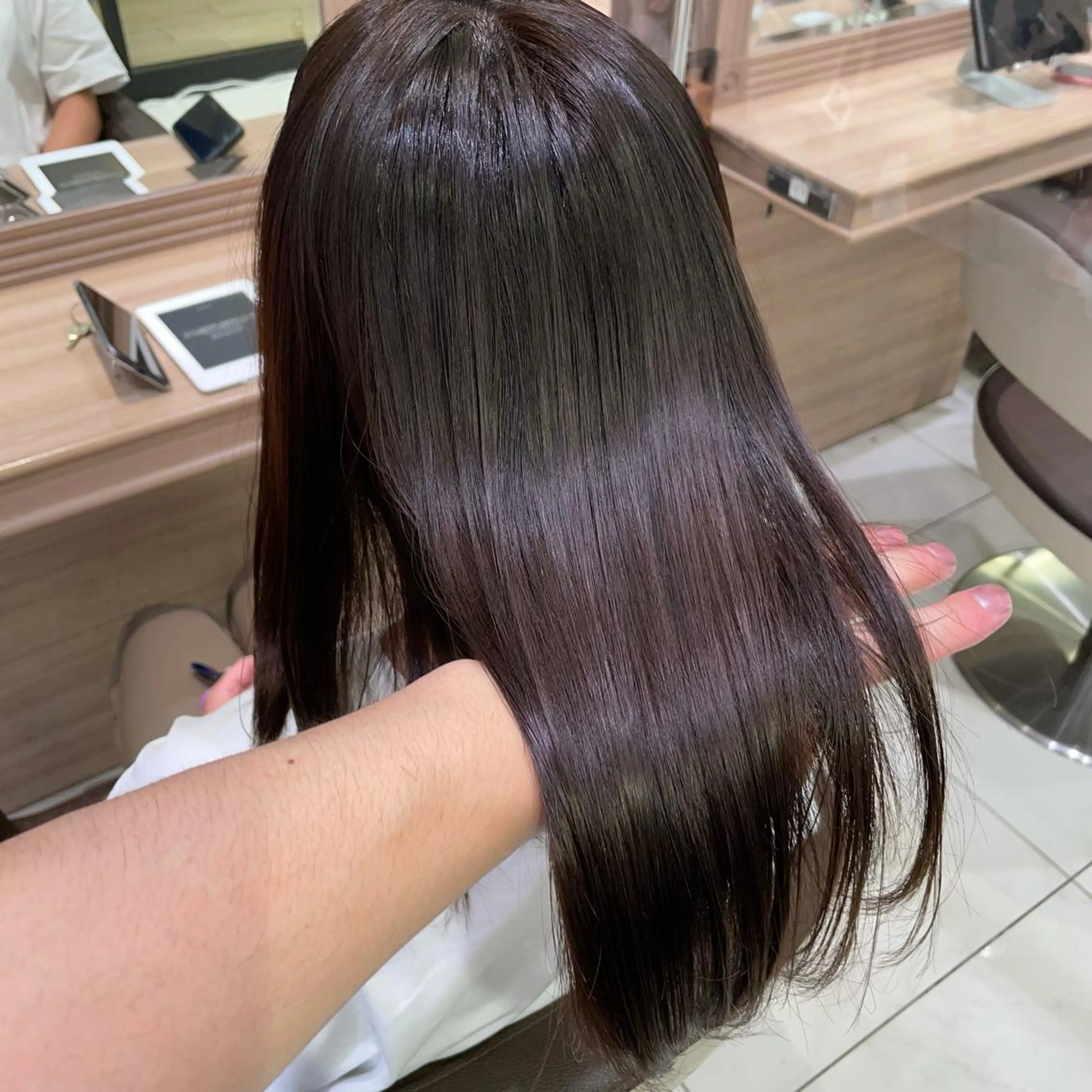 ミディアム パーマ トリートメント 学割 悟 韓国風艶髪縮毛矯正のヘアスタイル