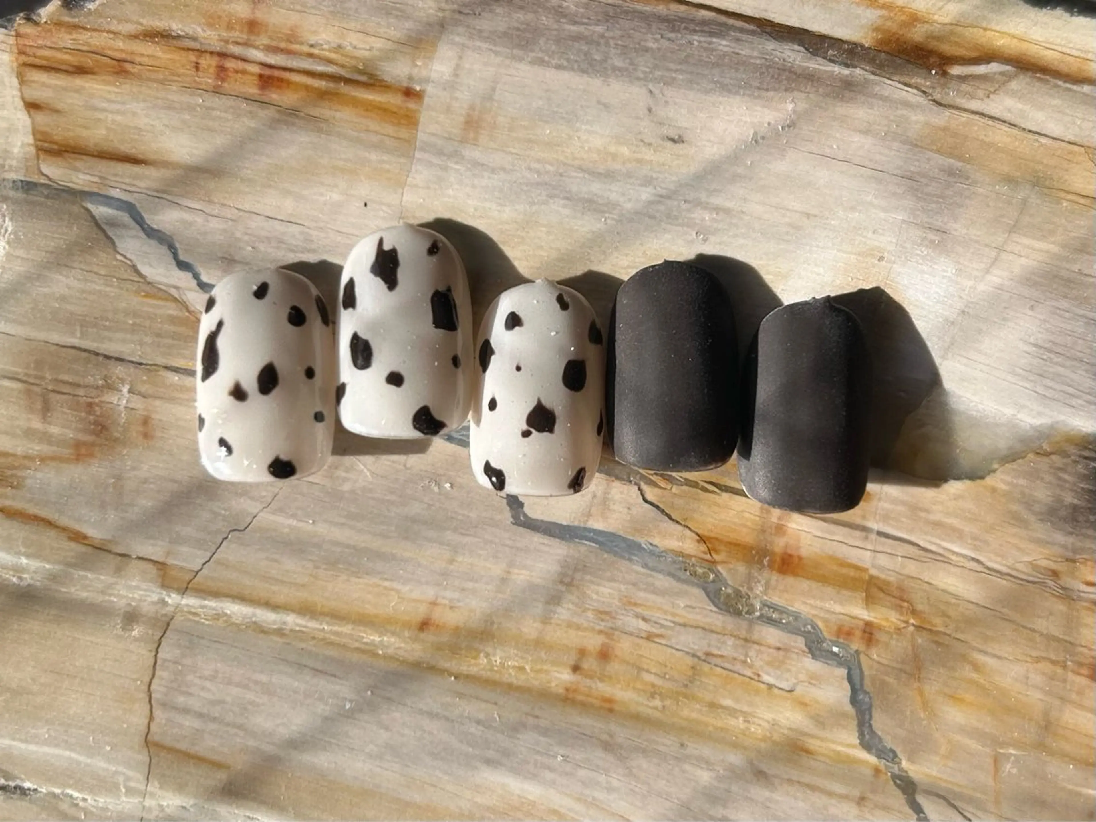 ネイル アートネイル フットネイル マグネットネイル ニュアンスネイル ハンドネイル アトリエ １０３のネイルデザイン