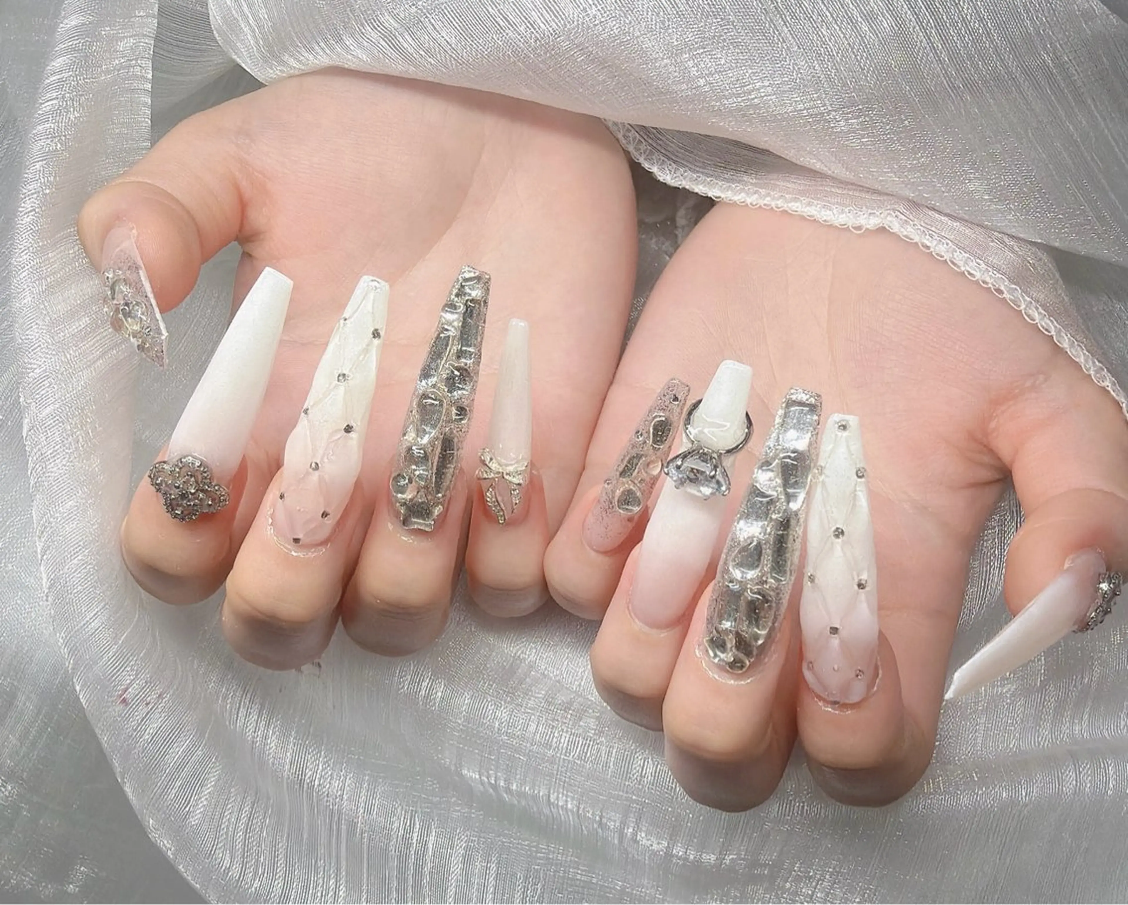 ネイル ハンドネイル Lee Nailsのネイルデザイン