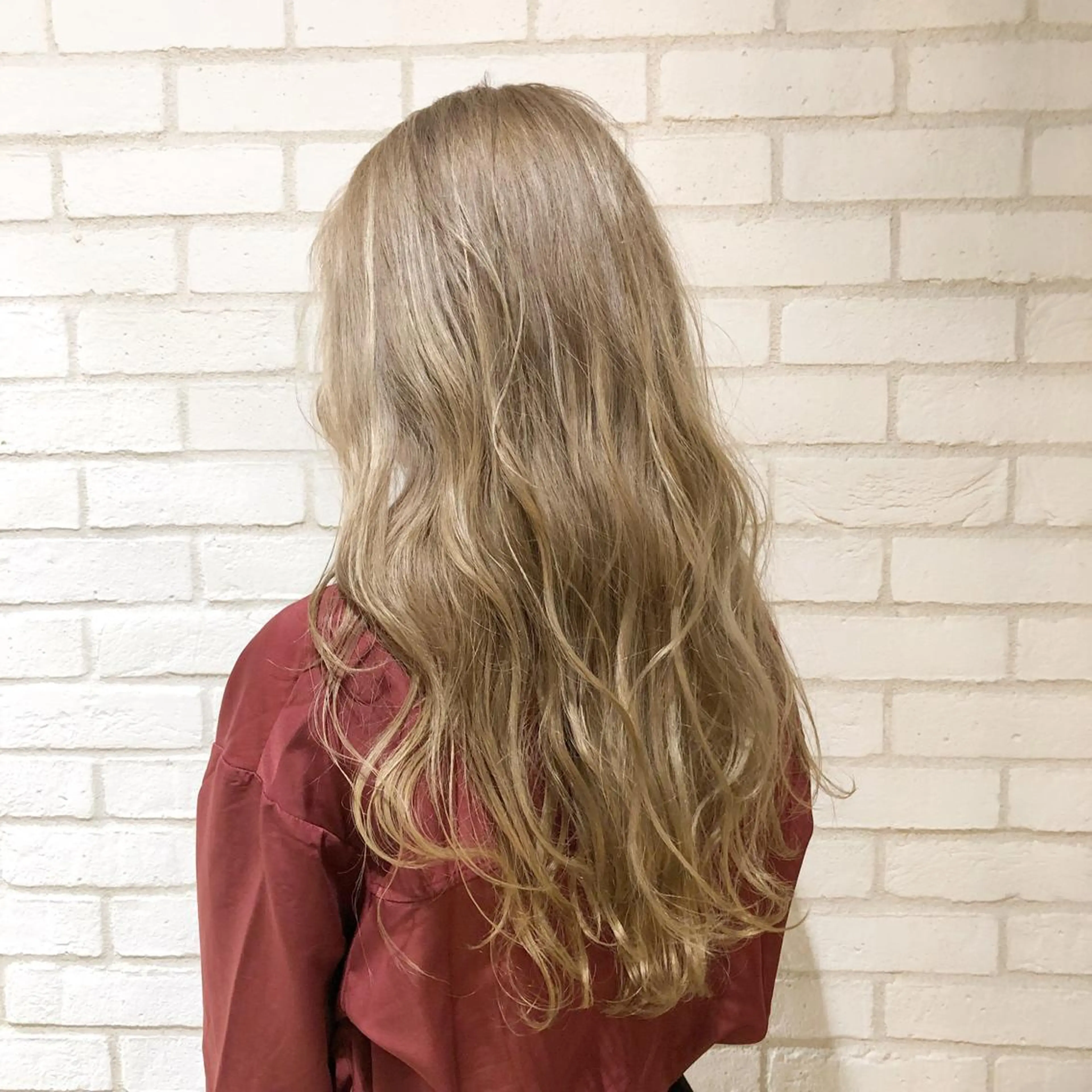 ロング カラー ブロンド 佐藤 高徳のヘアスタイル