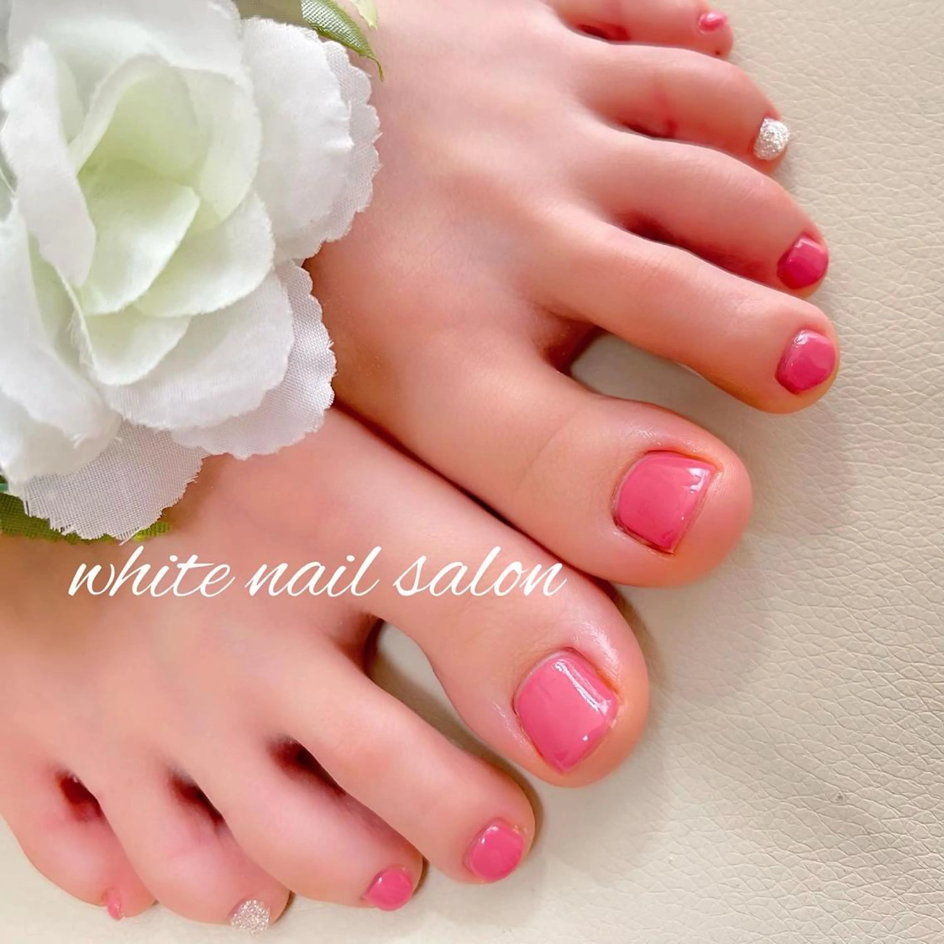 ネイル ジェルネイル ハードジェル ラメ(グリッター) 持ち込み ソフトジェル フットネイル white nail salonのネイルデザイン