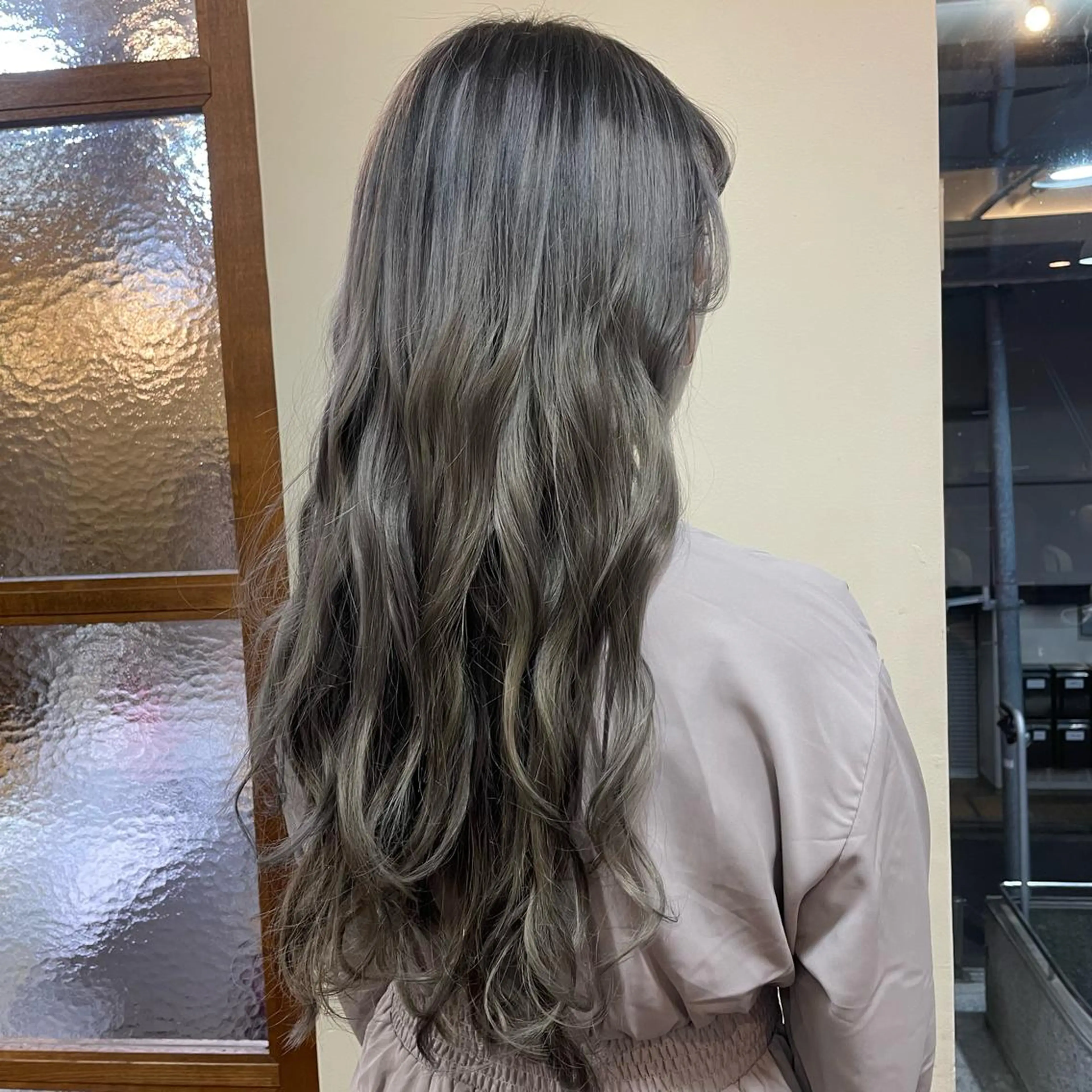 ロング カラー バレイヤージュ ブリーチ 外国人風カラー レイヤーカット 💜カラー/縮毛矯正 /NARUKA💜のヘアスタイル