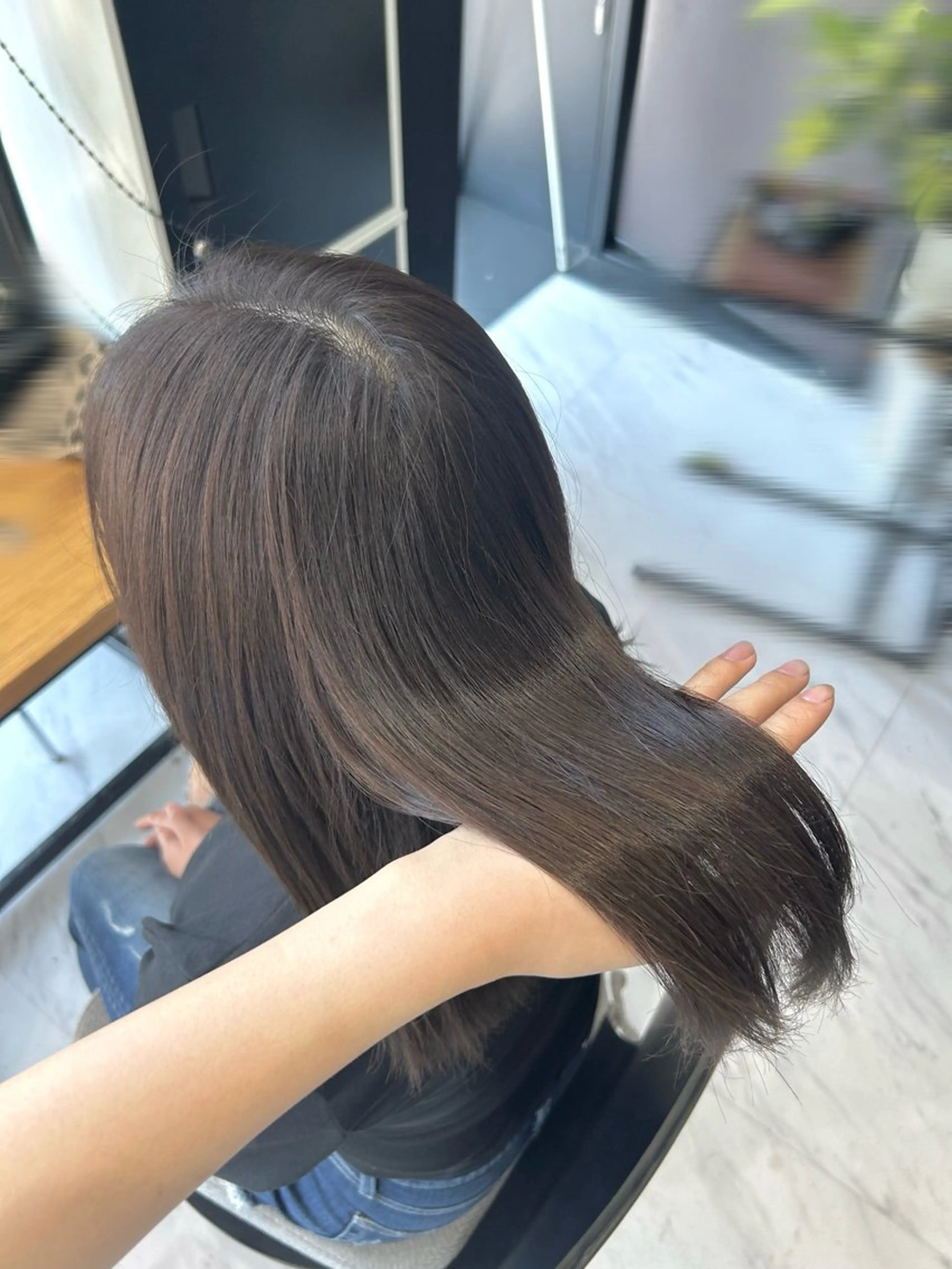 セミロング 安藤 美羽のヘアスタイル