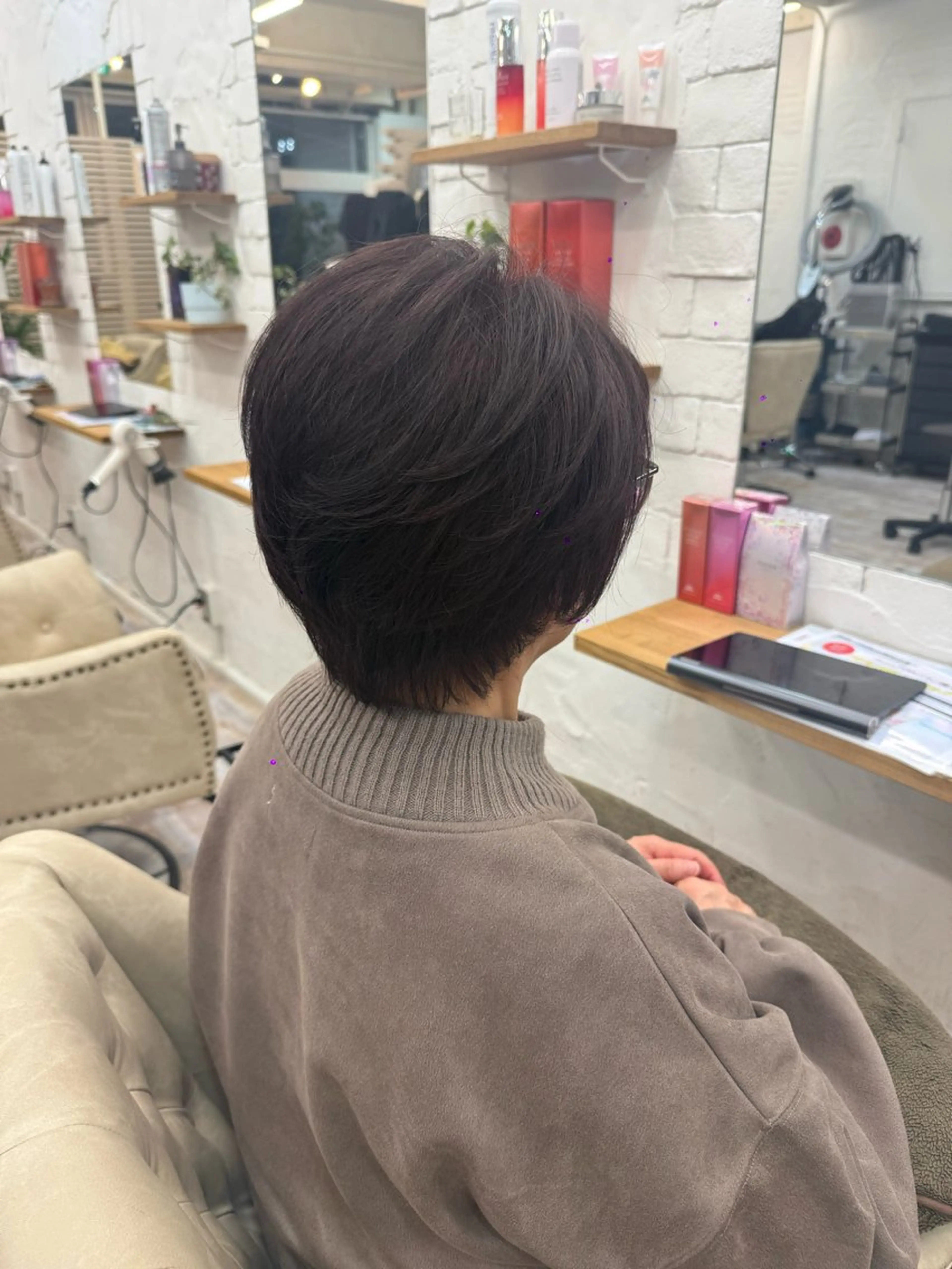 ショート カラー ラベンダーカラー 山崎 更紗のヘアスタイル