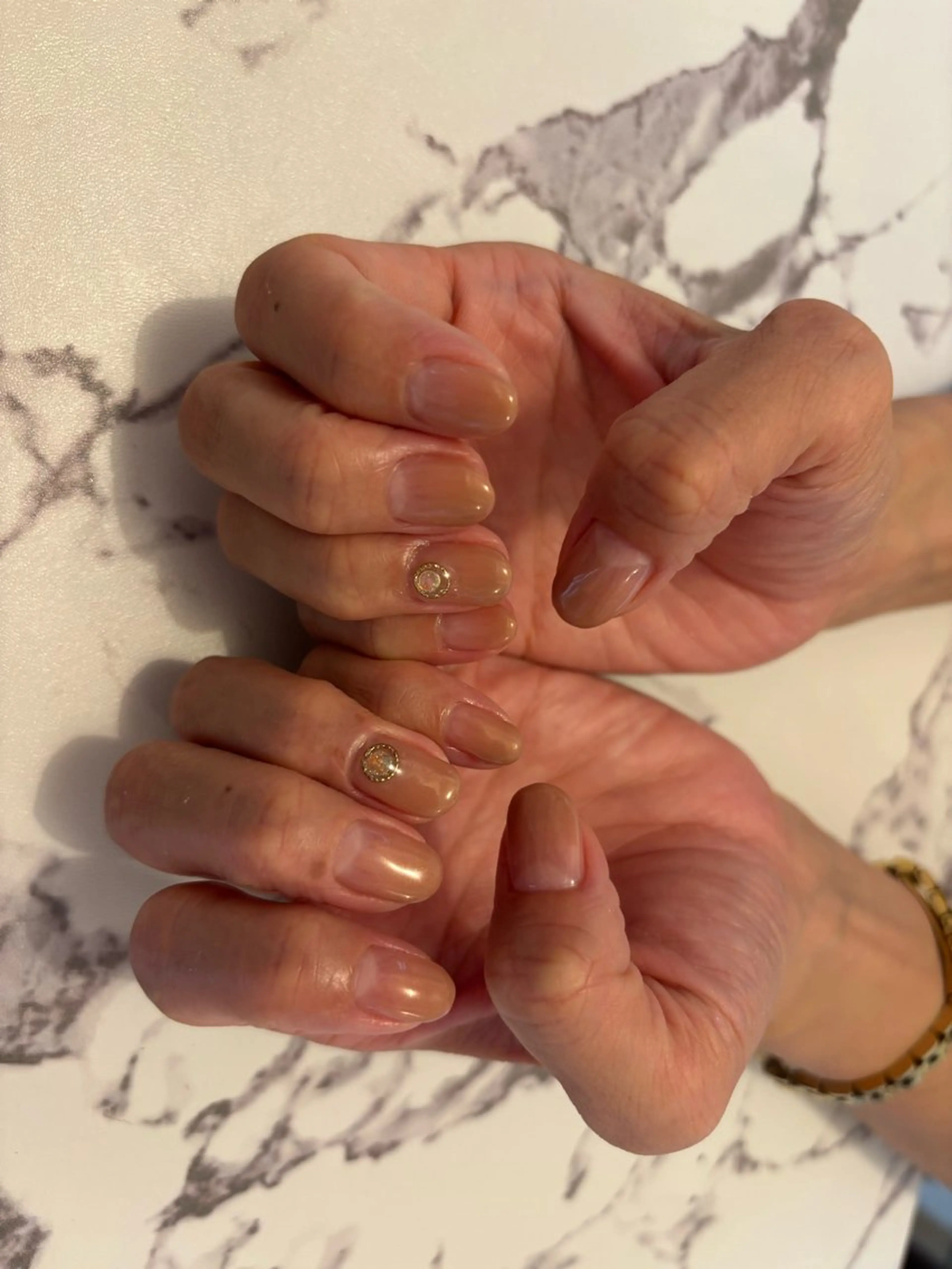 ネイル ストーンネイル komohana salon🌺のネイルデザイン