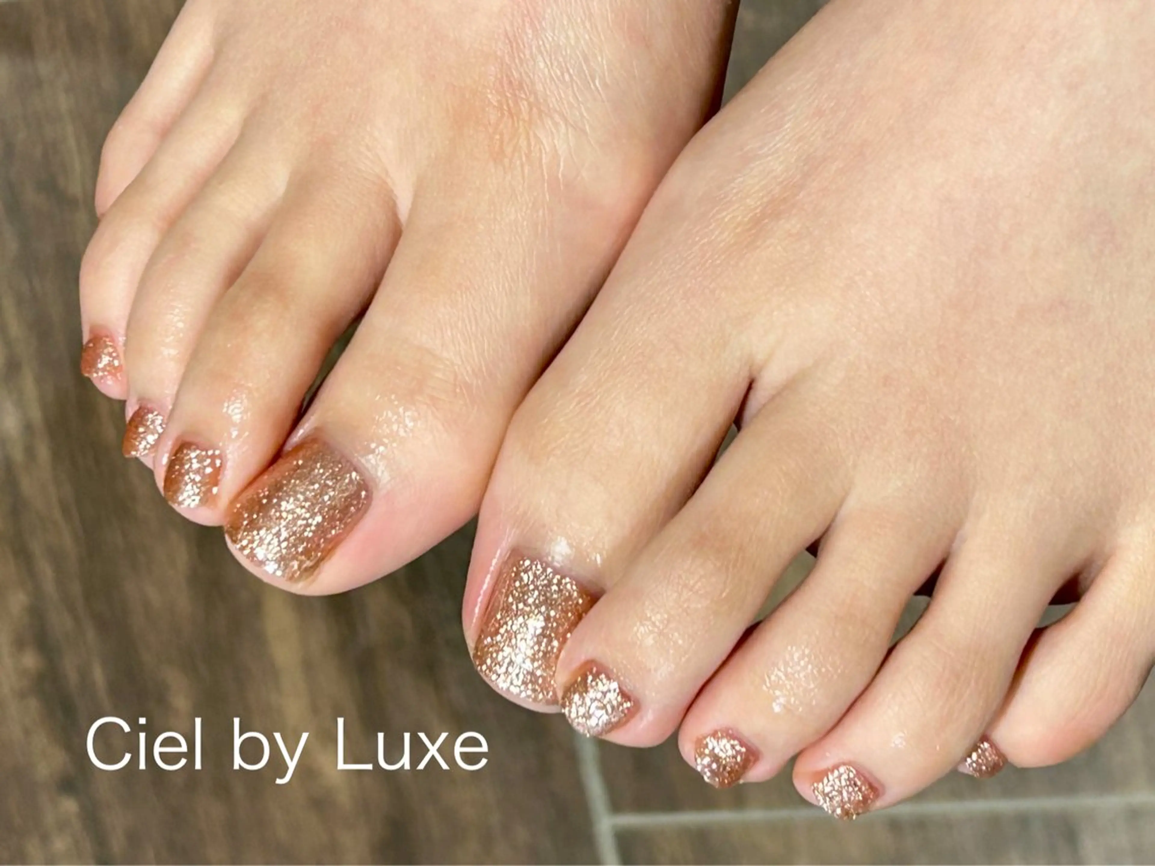 ネイル フットネイル キラキラネイル CielbyLuxe manamiのネイルデザイン