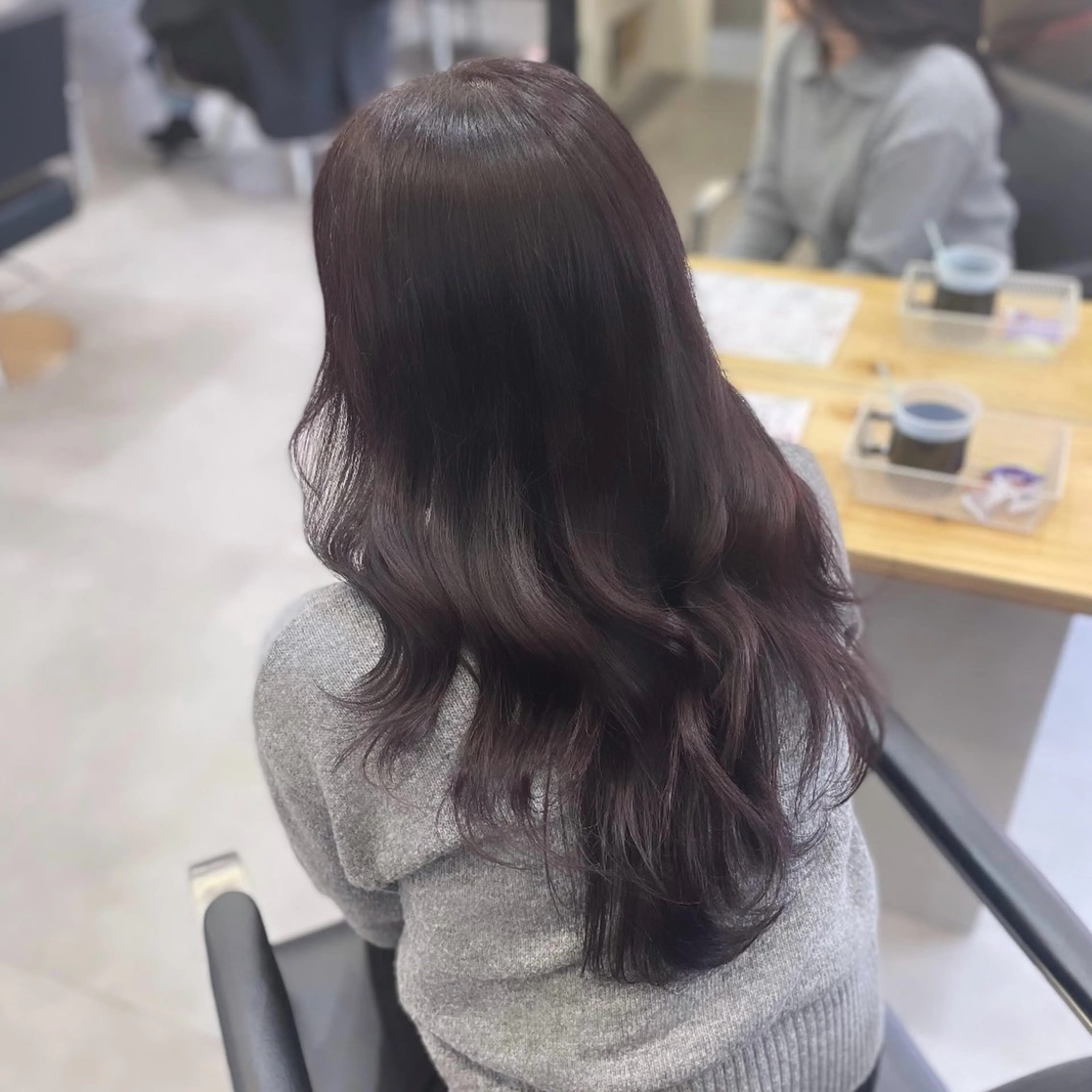 ロング カラー ブリーチ ラベンダーカラー 髪質改善 ヘアカラー Rui/透明感カラー 暖色/レイヤーカットのヘアスタイル
