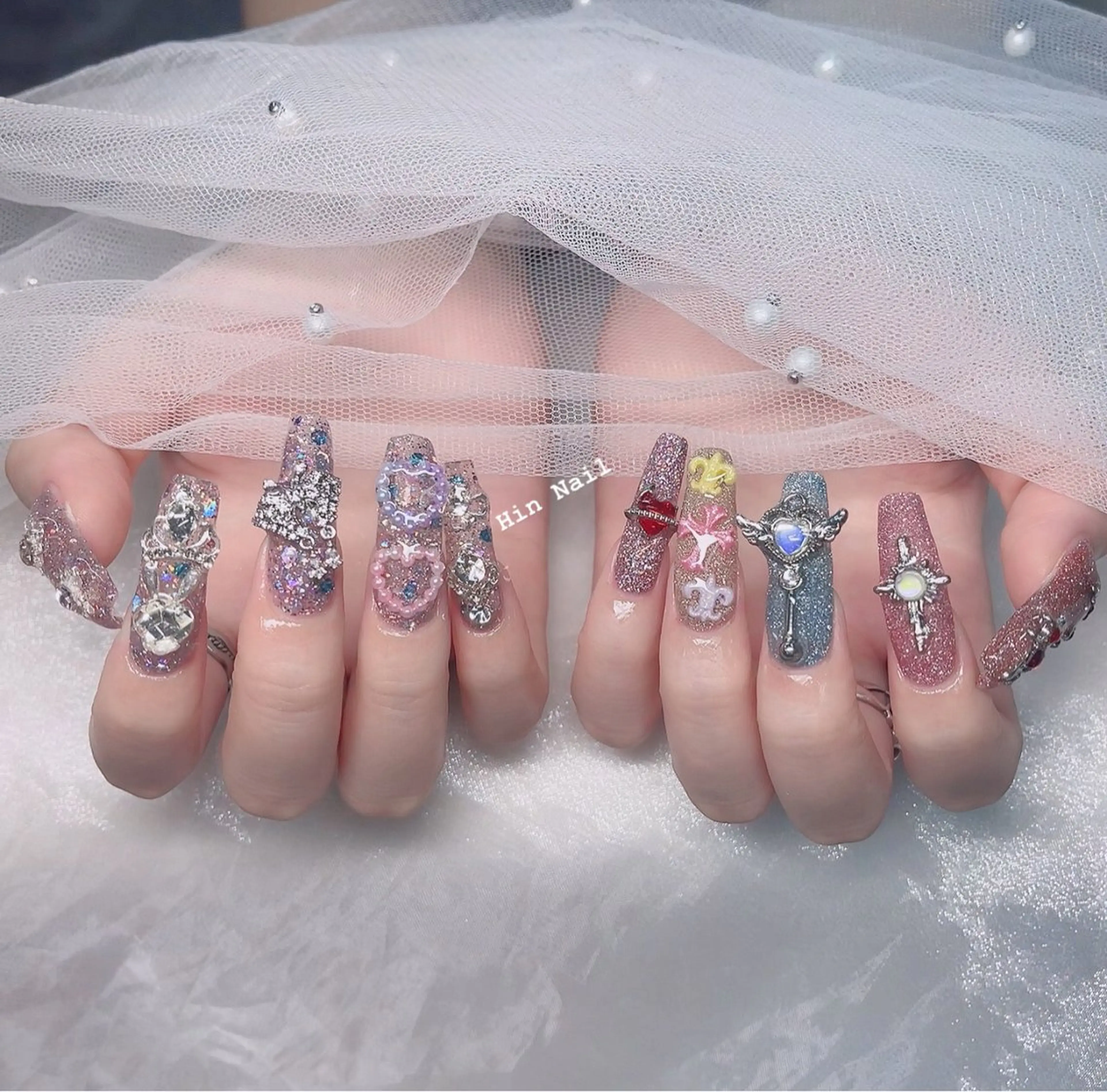 ネイル ハンドネイル Hin Nailsのネイルデザイン