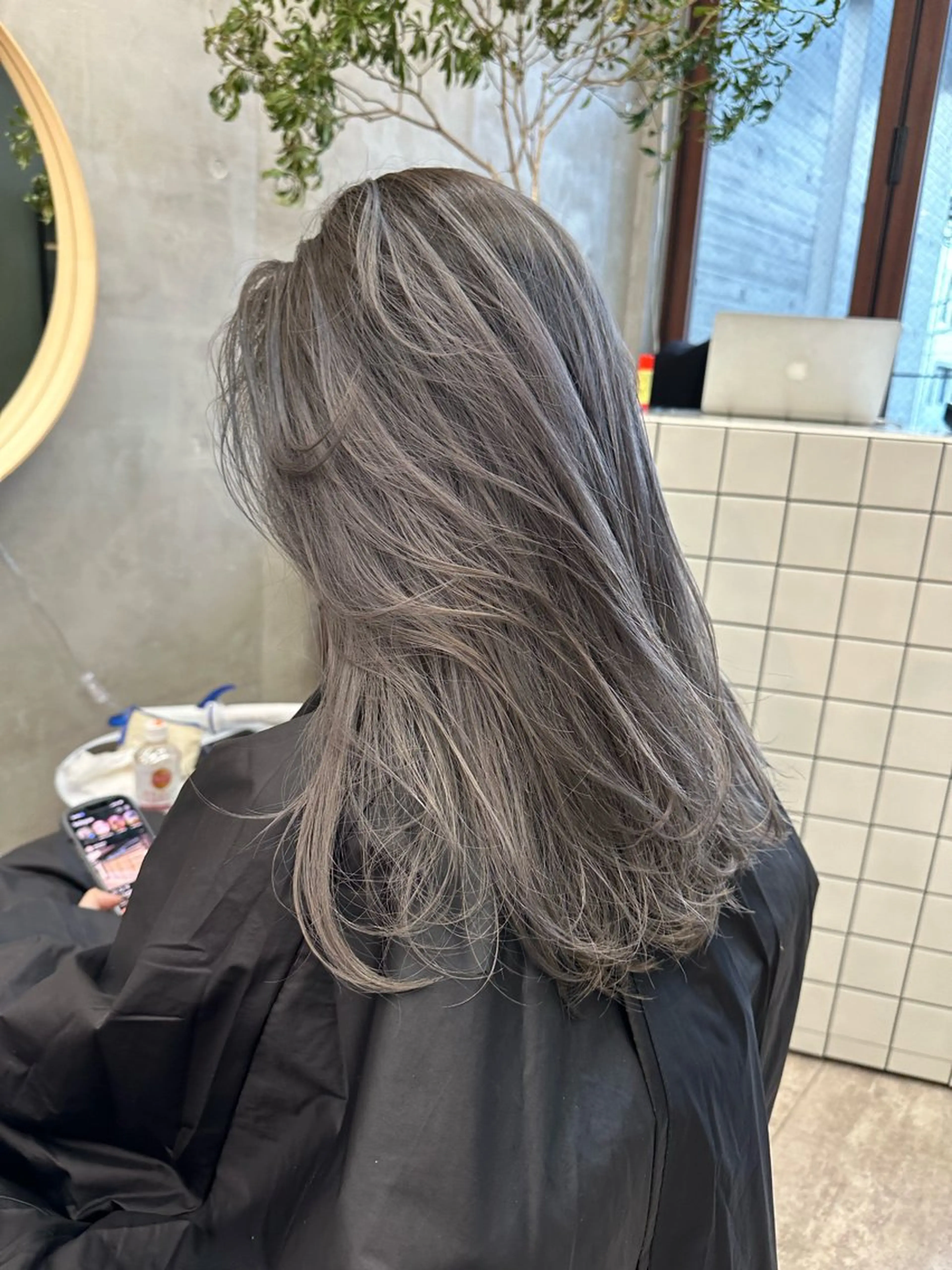 セミロング カラー SALTWATER AYARIのヘアスタイル