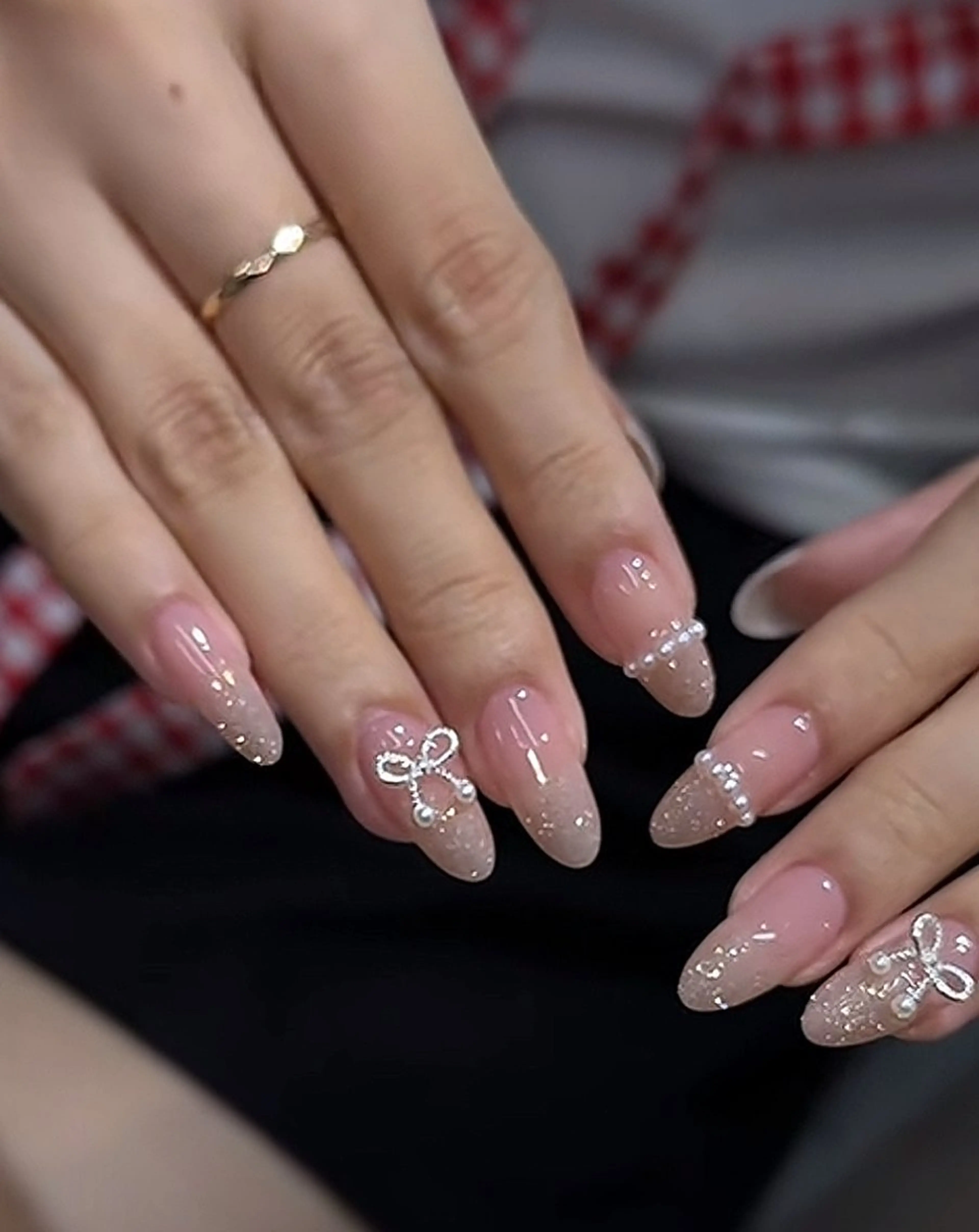 カラー グラデーションカラー ピンクカラー ハンドネイル AIN Nailのネイルデザイン