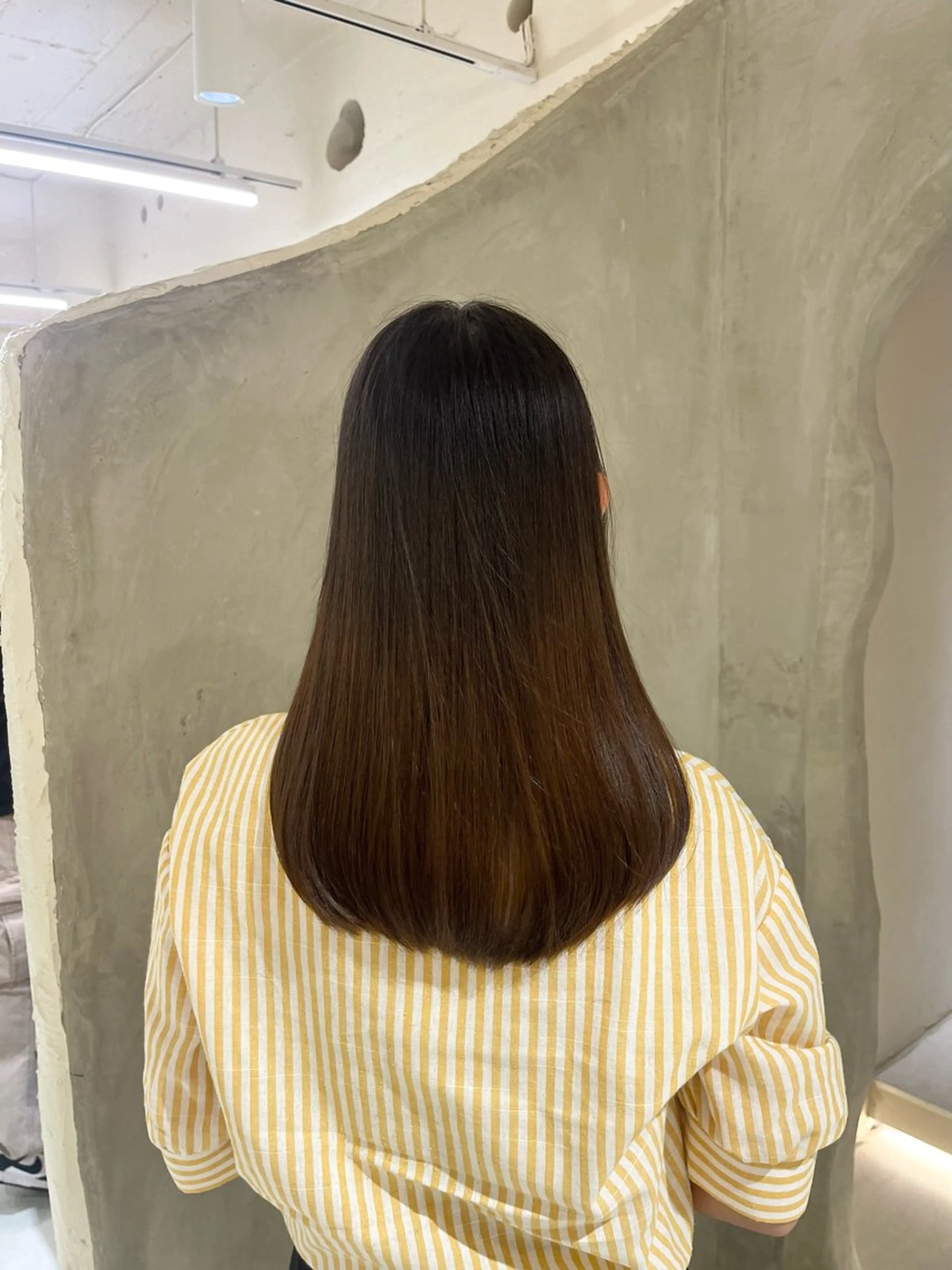 ミディアム カラー カット ヘアカラー トリートメント 切りっぱなしボブ/ 艶カラー/綾莉のヘアスタイル