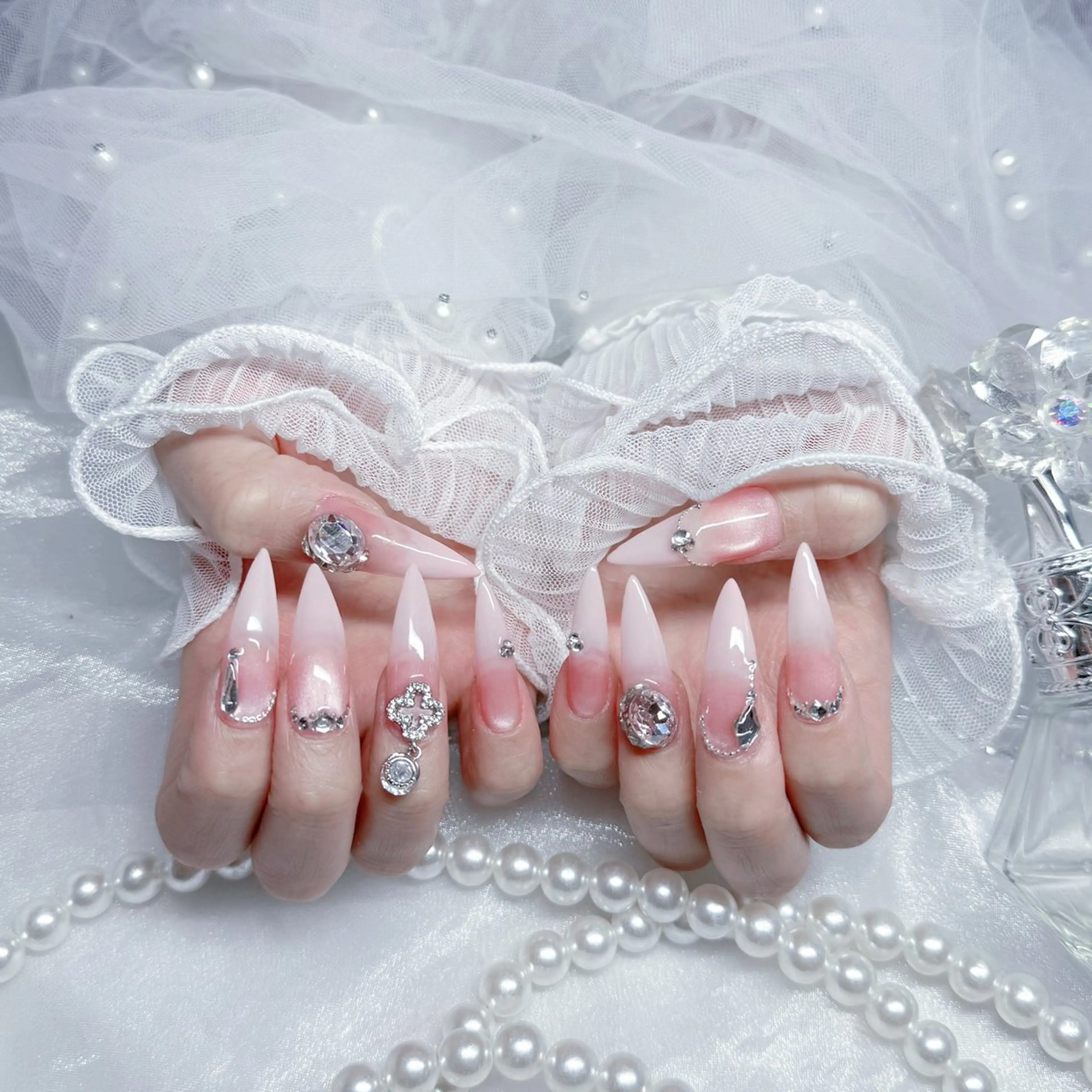 ネイル ハンドネイル Yudia Minoriのネイルデザイン