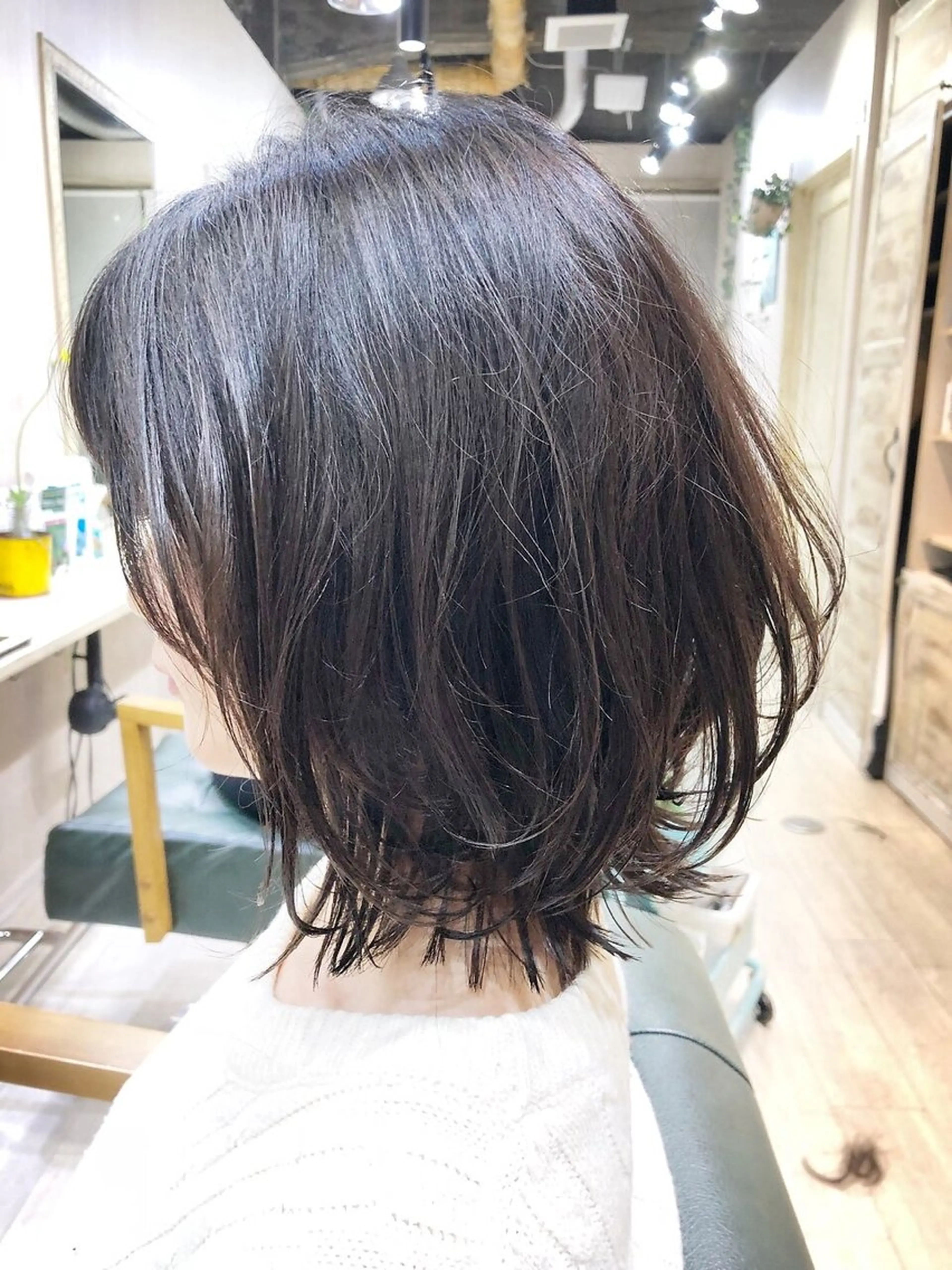 セミロング 安部 美絵のヘアスタイル