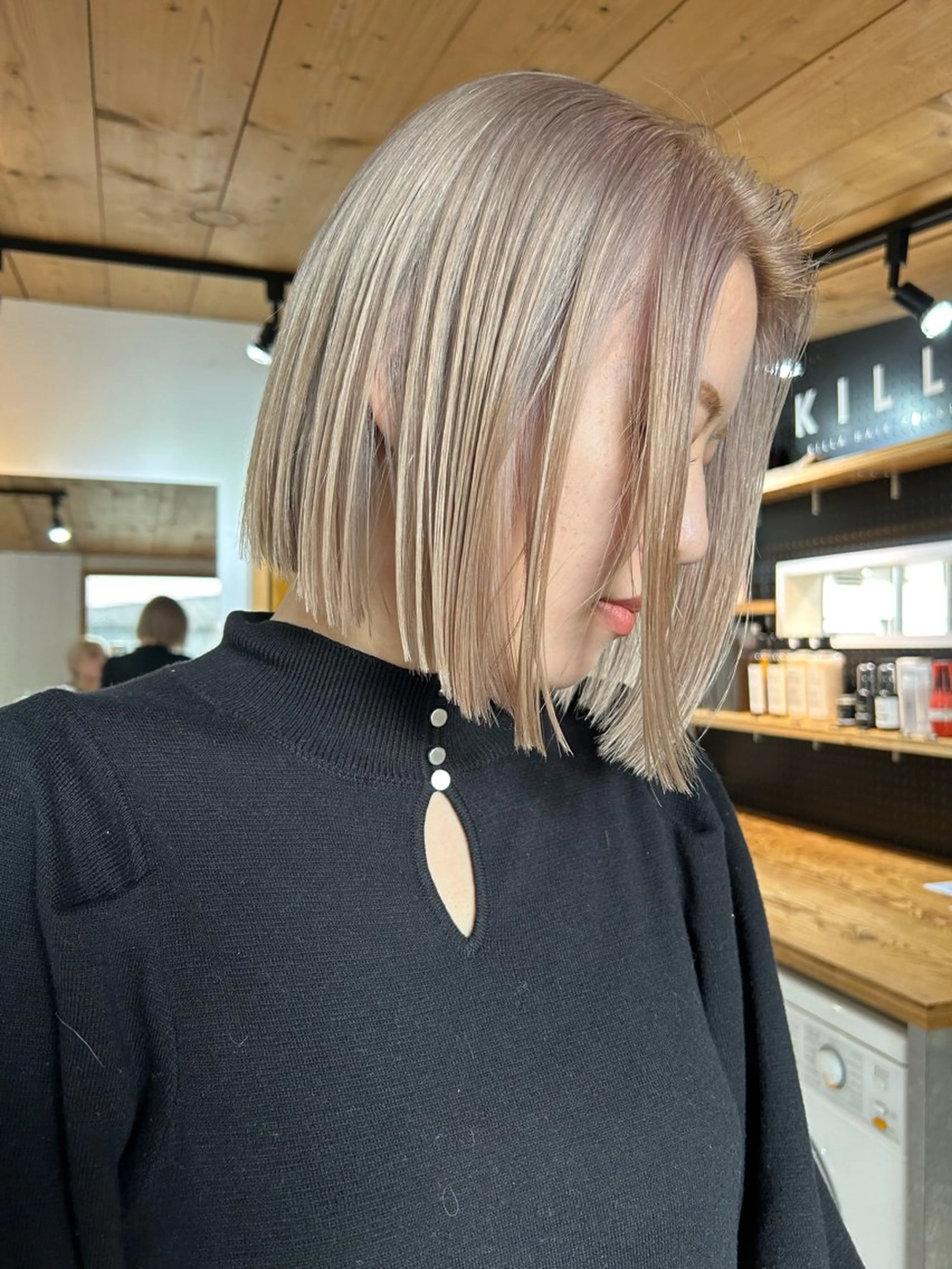 ミディアム カラー ブロンド ホワイトブロンド カット ヘアカラー トリートメント 🧸艶々韓国ヘア 🧁mizunaのヘアスタイル