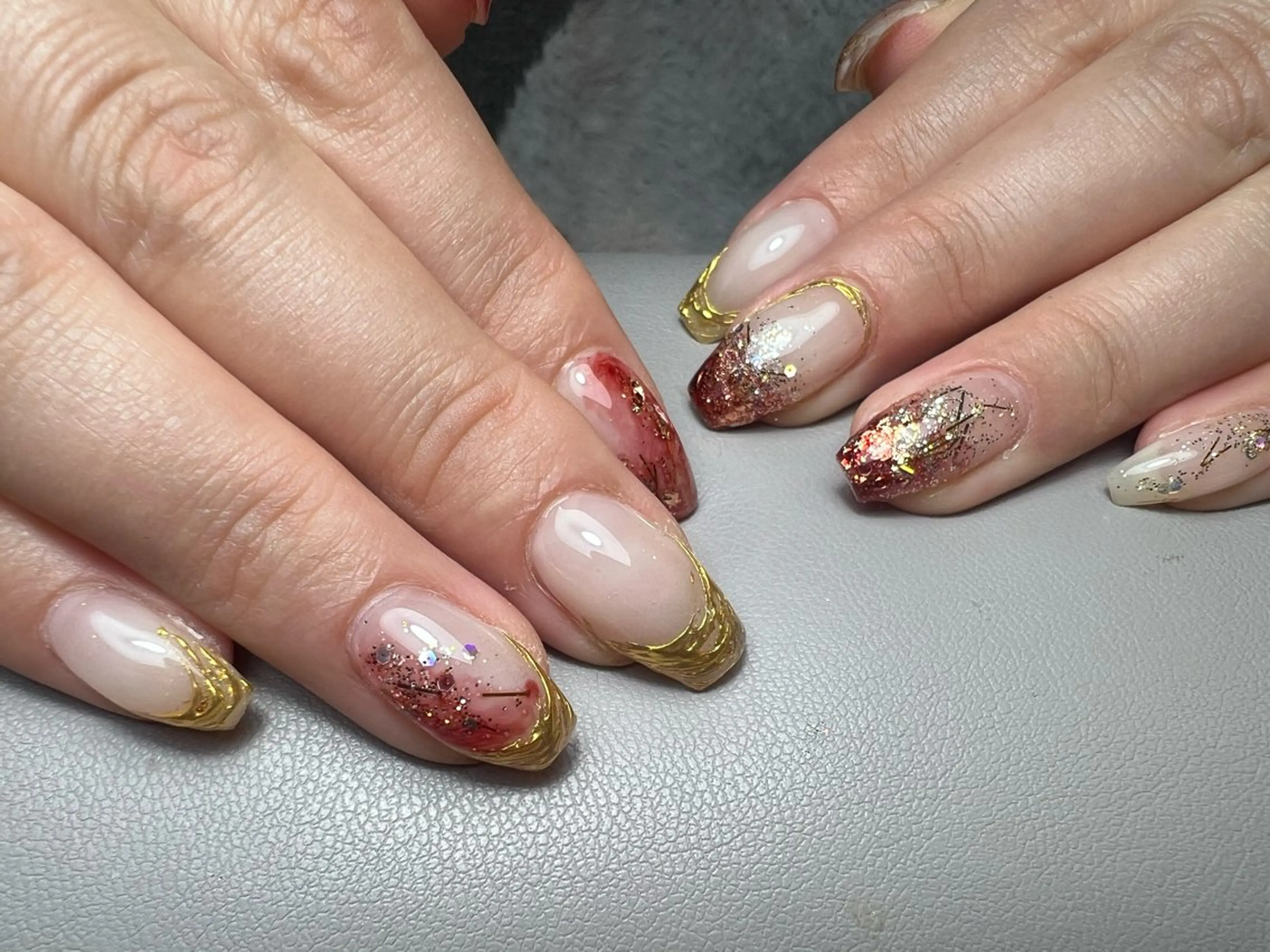 ネイル オーロラネイル クリアネイル 長さ出し フットネイル フレンチネイル ハンドネイル リボン、ガーリー パーツ放題専門店のネイルデザイン