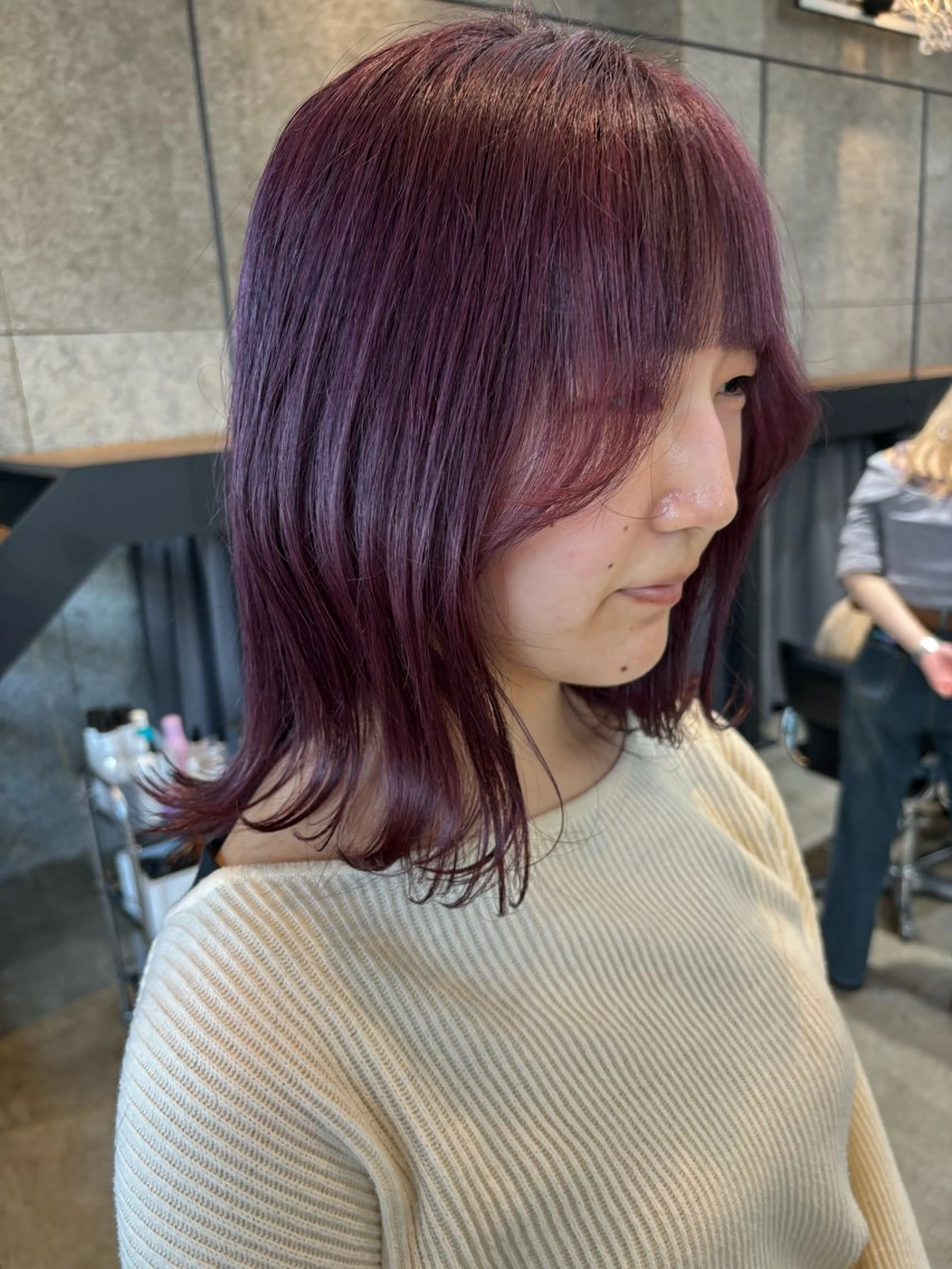 ミディアム カラー ヘアアレンジ カシス カット トリートメント ヘッドスパ ヘアセット 押切 響　のヘアスタイル