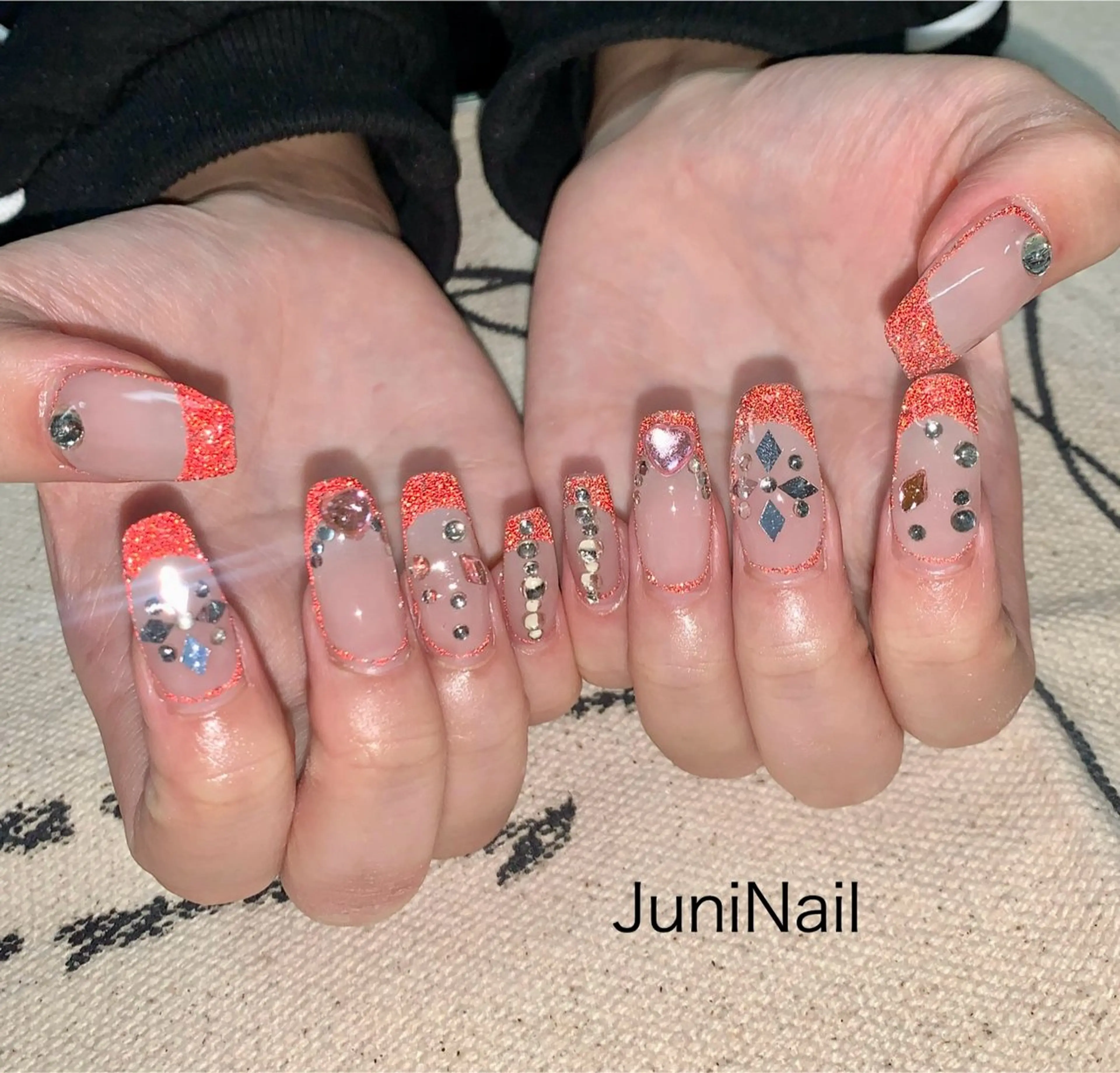 ネイル オーロラネイル フラッシュネイル 氷ネイル・うるうるネイル キラキラネイル 韓国ネイル ハンドネイル JuniNail 주니네일🇰🇷suのネイルデザイン
