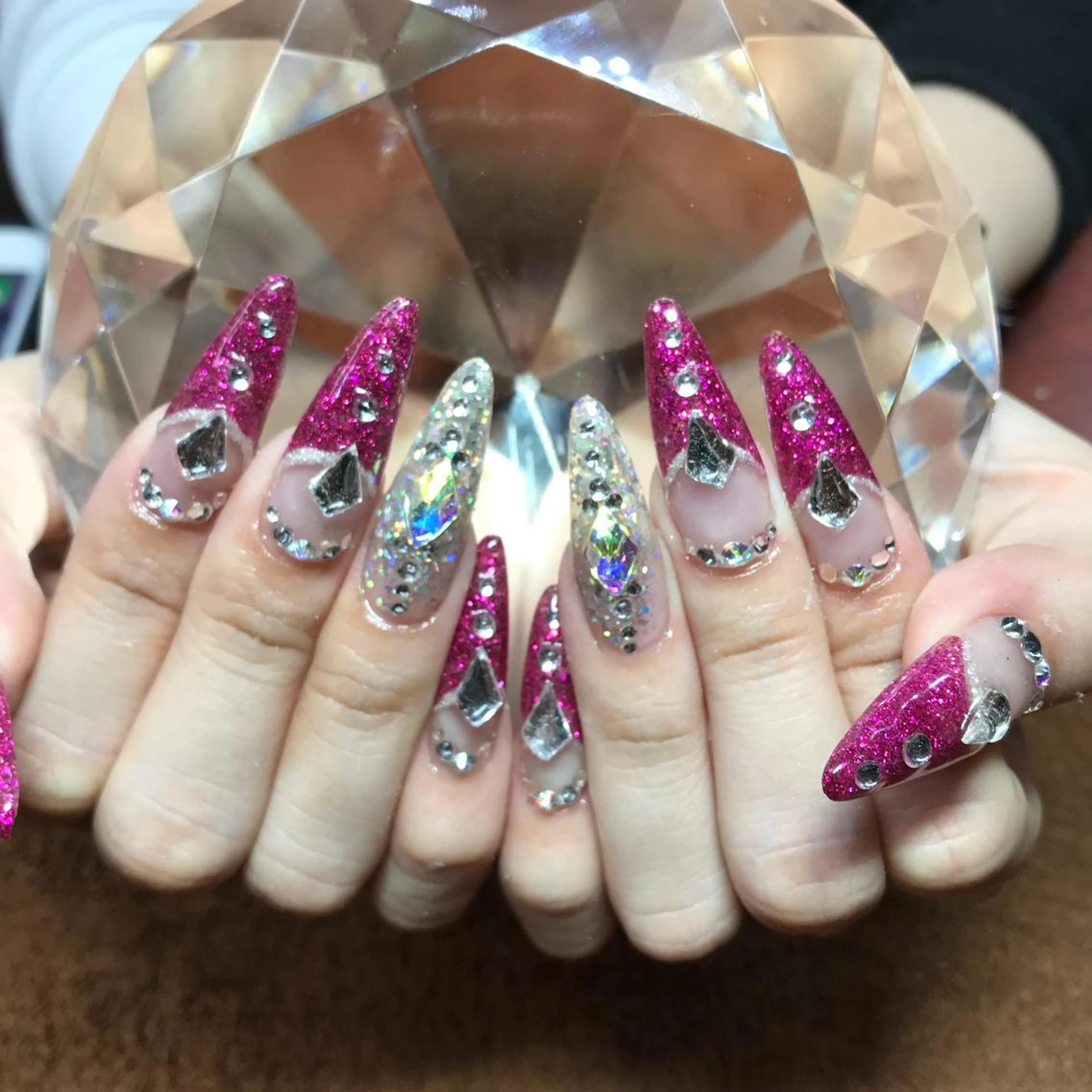 ロング ネイル フレンチネイル ストーンネイル 《LB》ラブリエ Nail&eyeのマツエク・マツパデザイン
