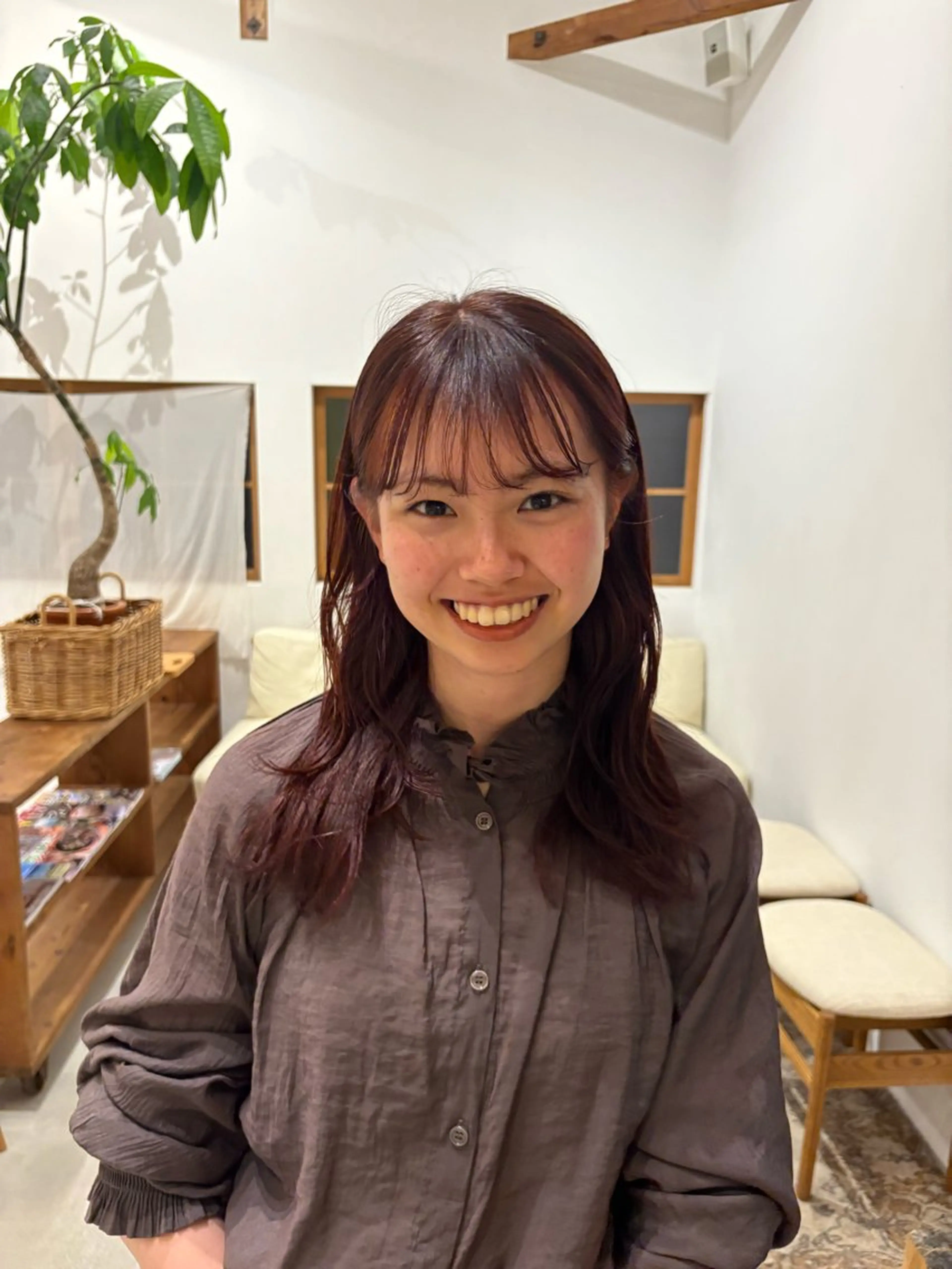 セミロング カラー shiozaki izumiのヘアスタイル