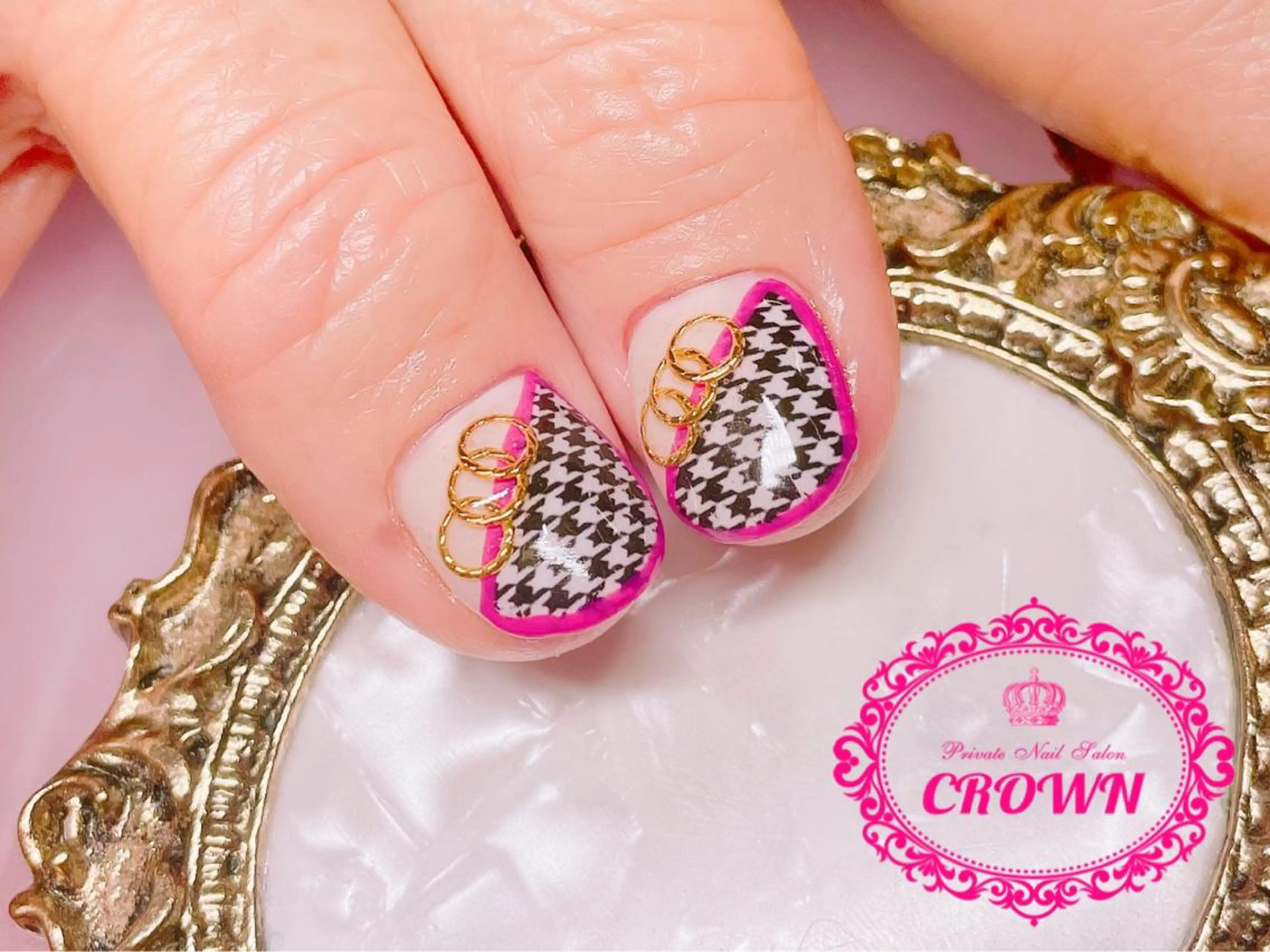 ネイル CROWN プライベートサロンのネイルデザイン