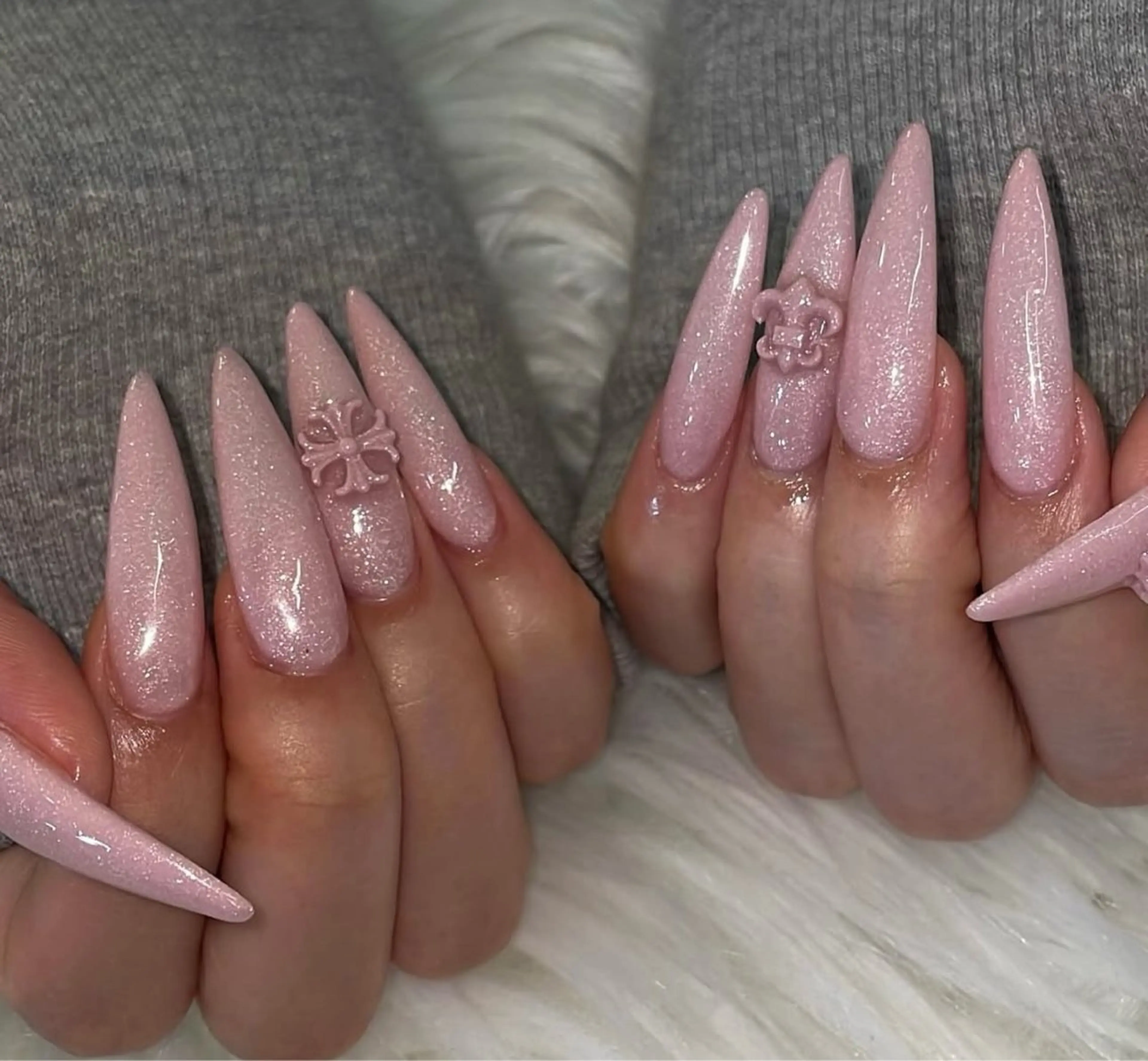 ネイル グラデーション キラキラネイル ワンカラーネイル 冬ネイル Jenn Nail Salonのネイルデザイン