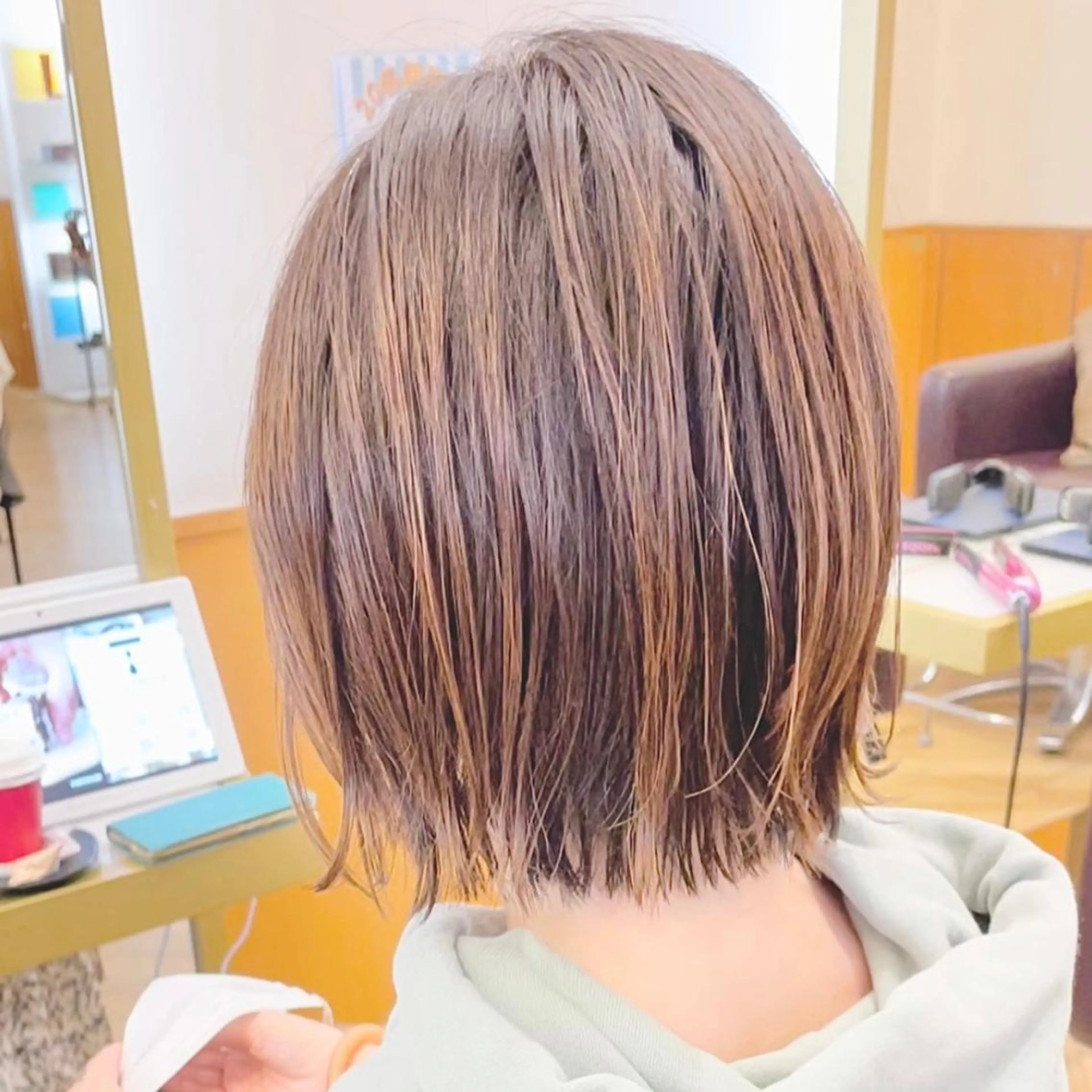 セミロング カラー ヘアアレンジ キッズ ベージュカラー ブリーチ ブロンド ブリーチなしカラー ボブ カット ヘアカラー トリートメント さわ きょうすけ/ ボブ髪質改善ショートのヘアスタイル
