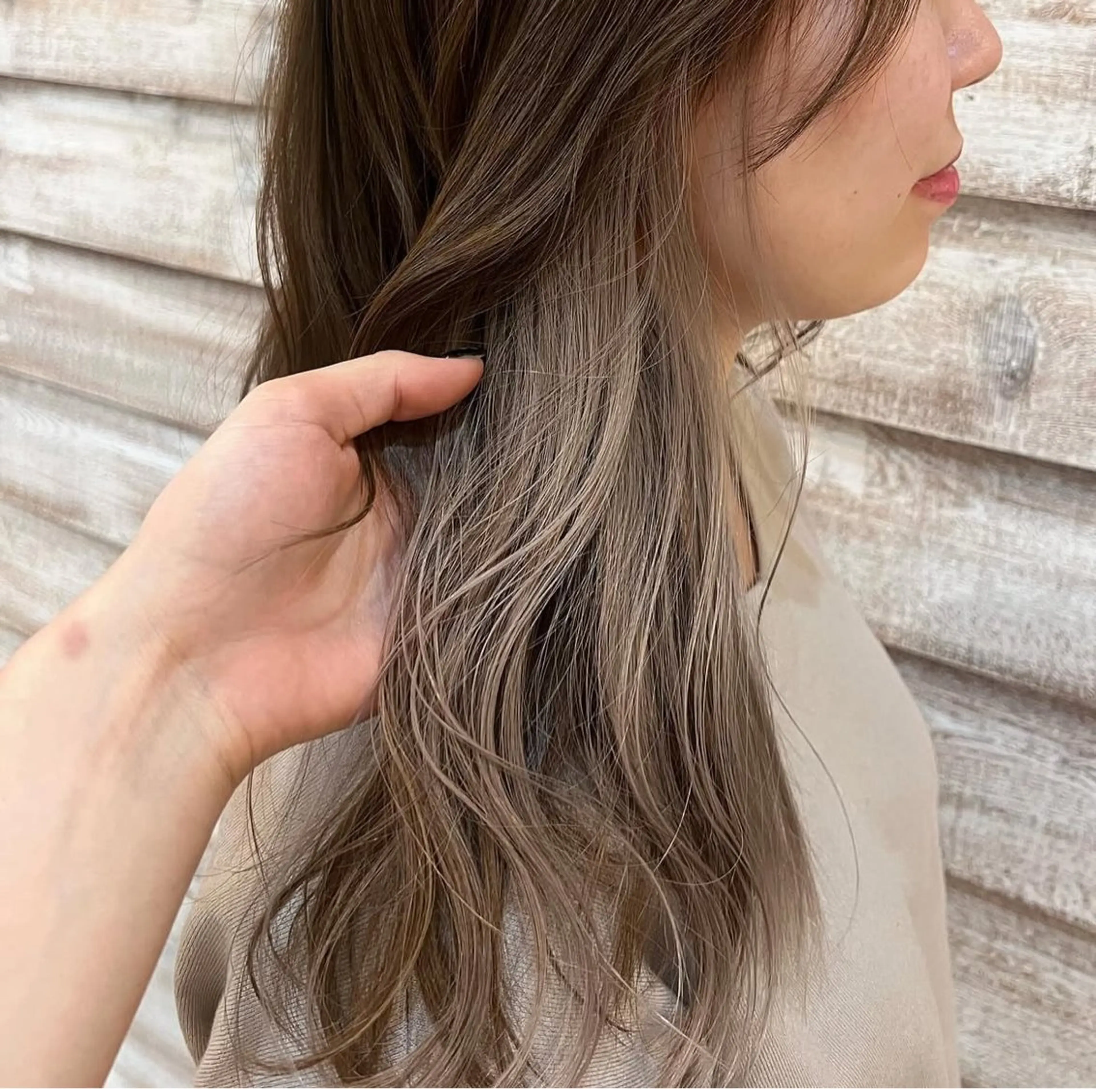 カラー イヤリングカラー 🌿‬カット無料🌿 モエ🌿‬のヘアスタイル