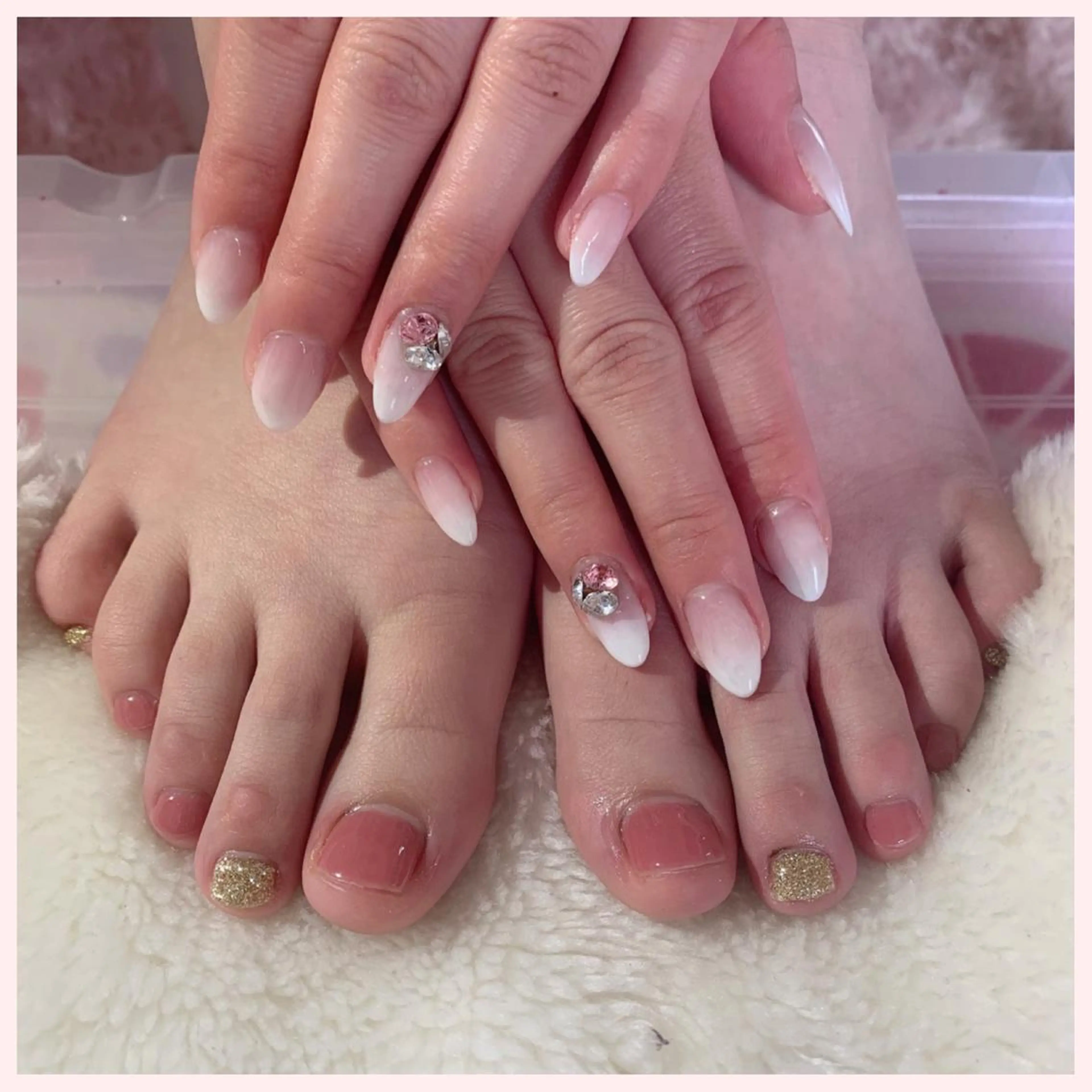 ネイル フットネイル シンプルネイル ストーンネイル Ogasawara Tokikaのネイルデザイン