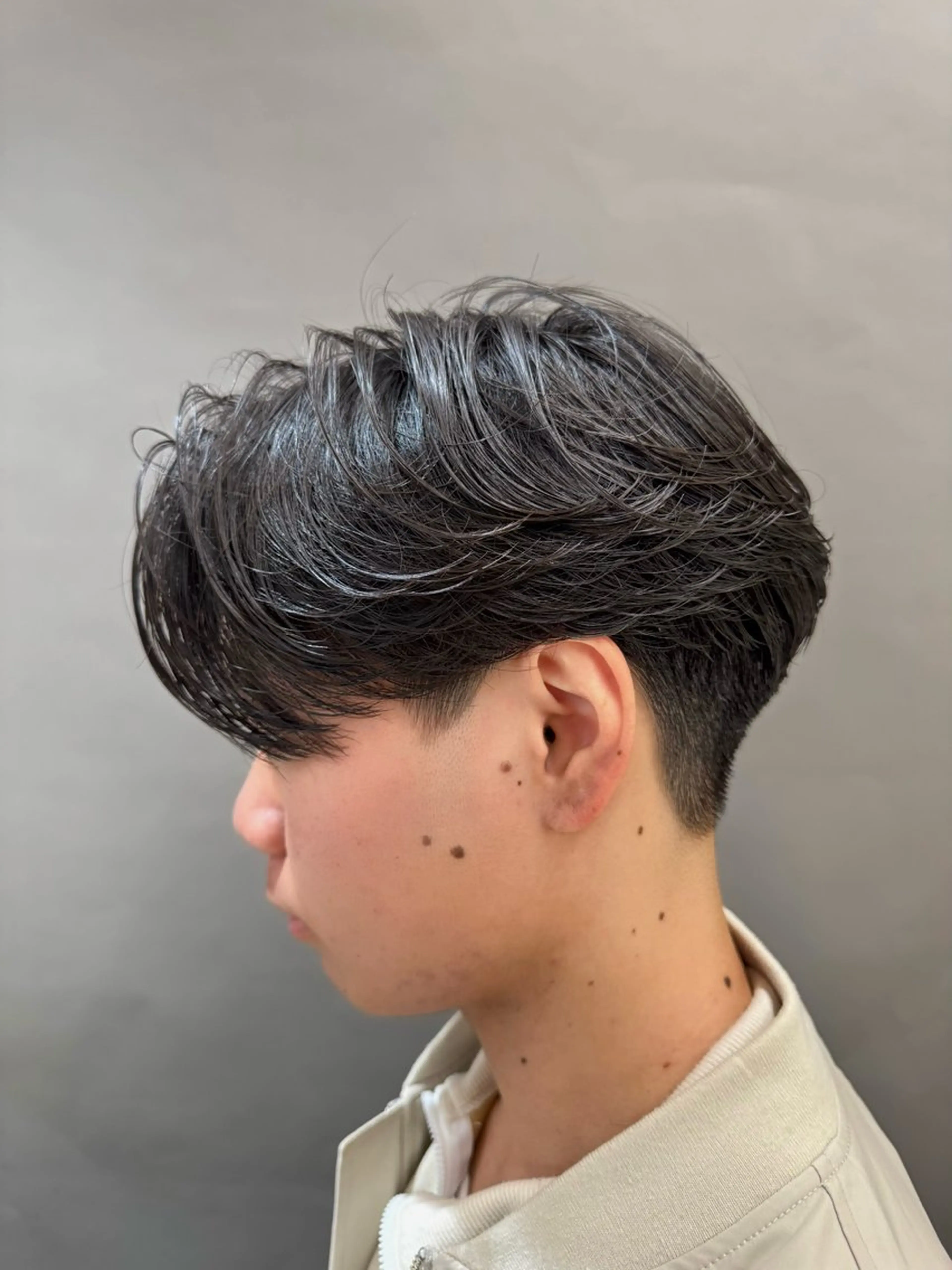 ショート パーマ メンズ センターパート メンズパーマ ニュアンスパーマ 横浜/レイヤー/ カネコのヘアスタイル
