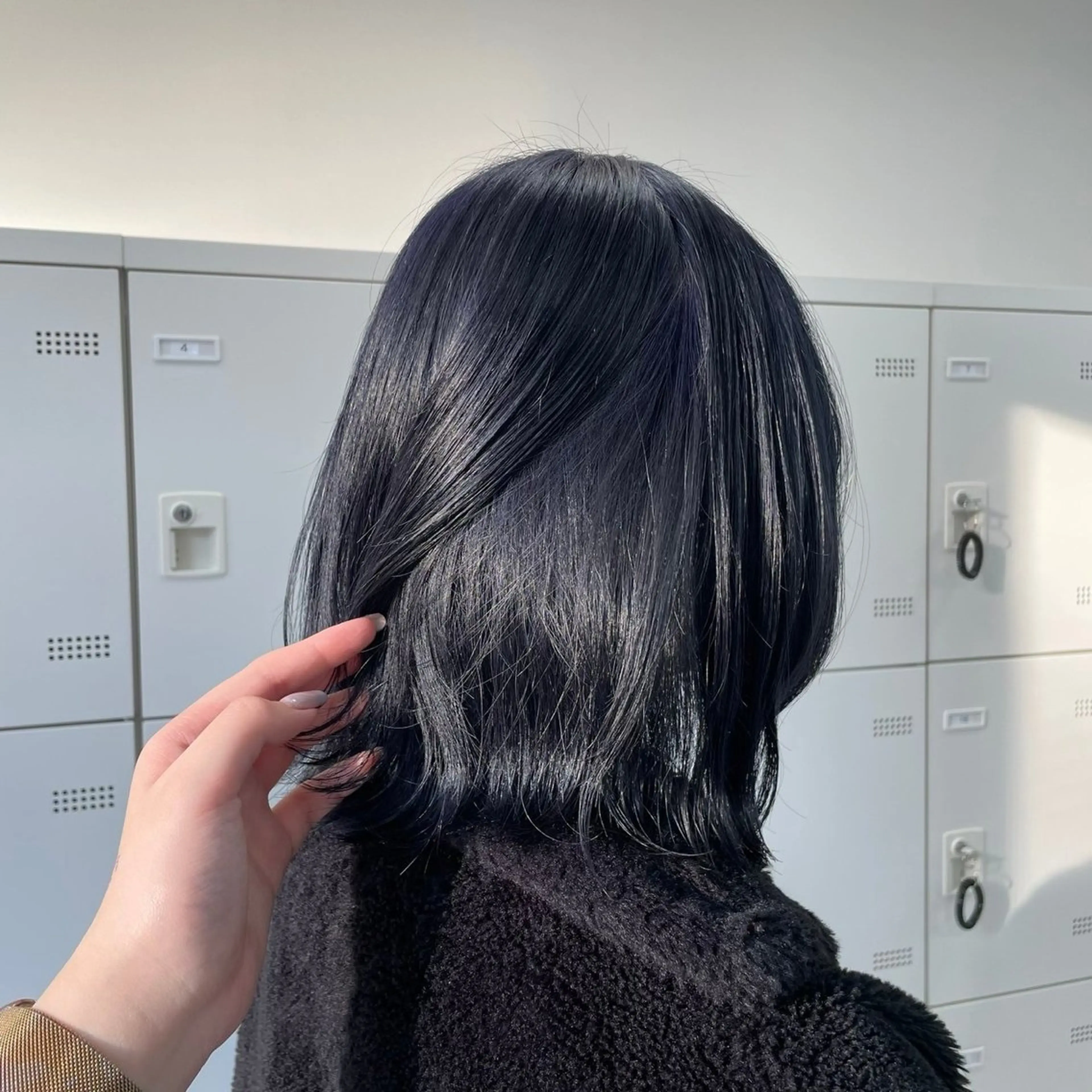 ミディアム カラー 黒髪 ブルーカラー ブルーブラック 透明感カラー 🫧韓国風透明感 ヘア🫧towaのヘアスタイル