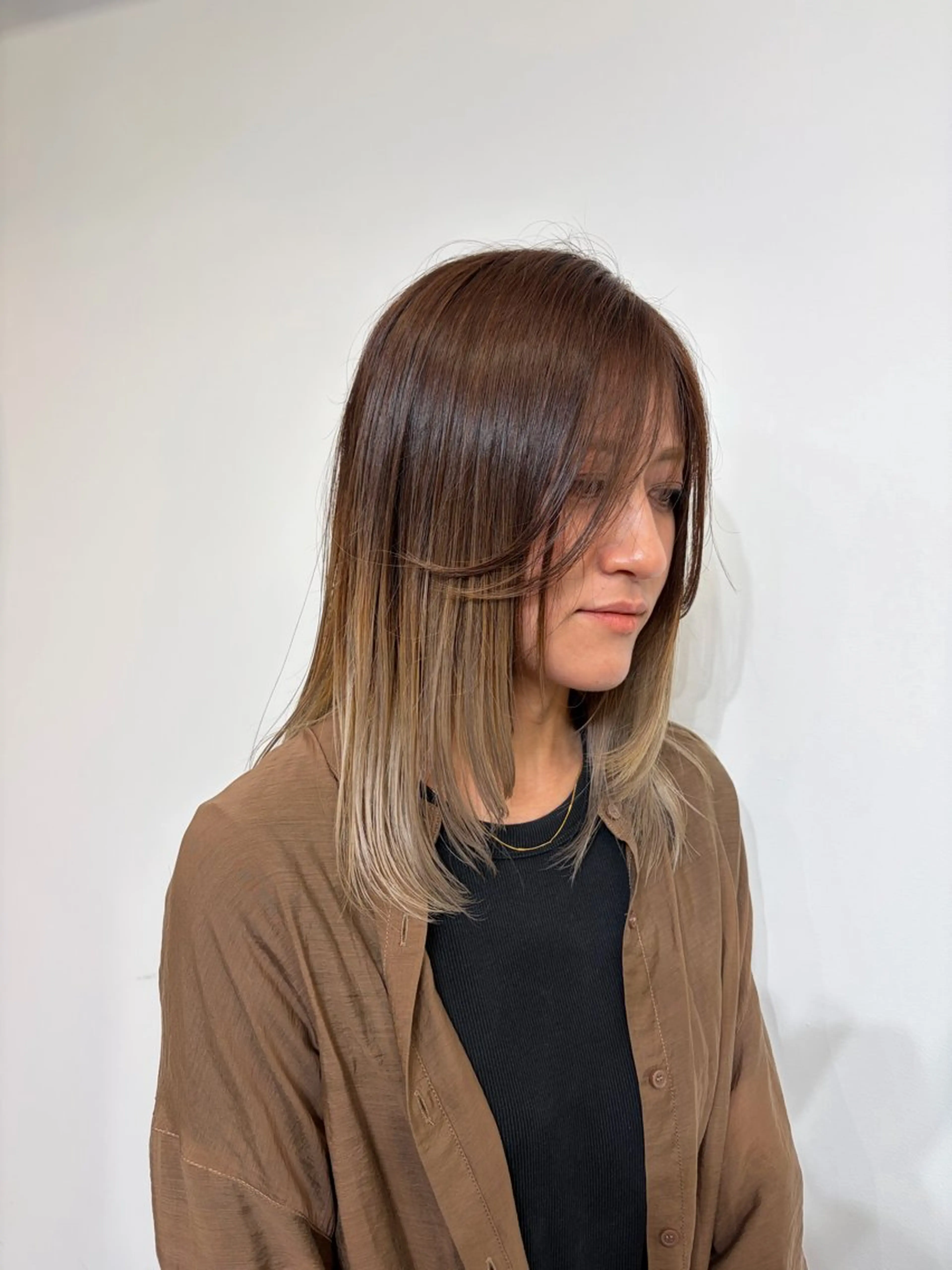 カラー ブリーチ グラデーションカラー ハイライトカラー LOA Riaのヘアスタイル