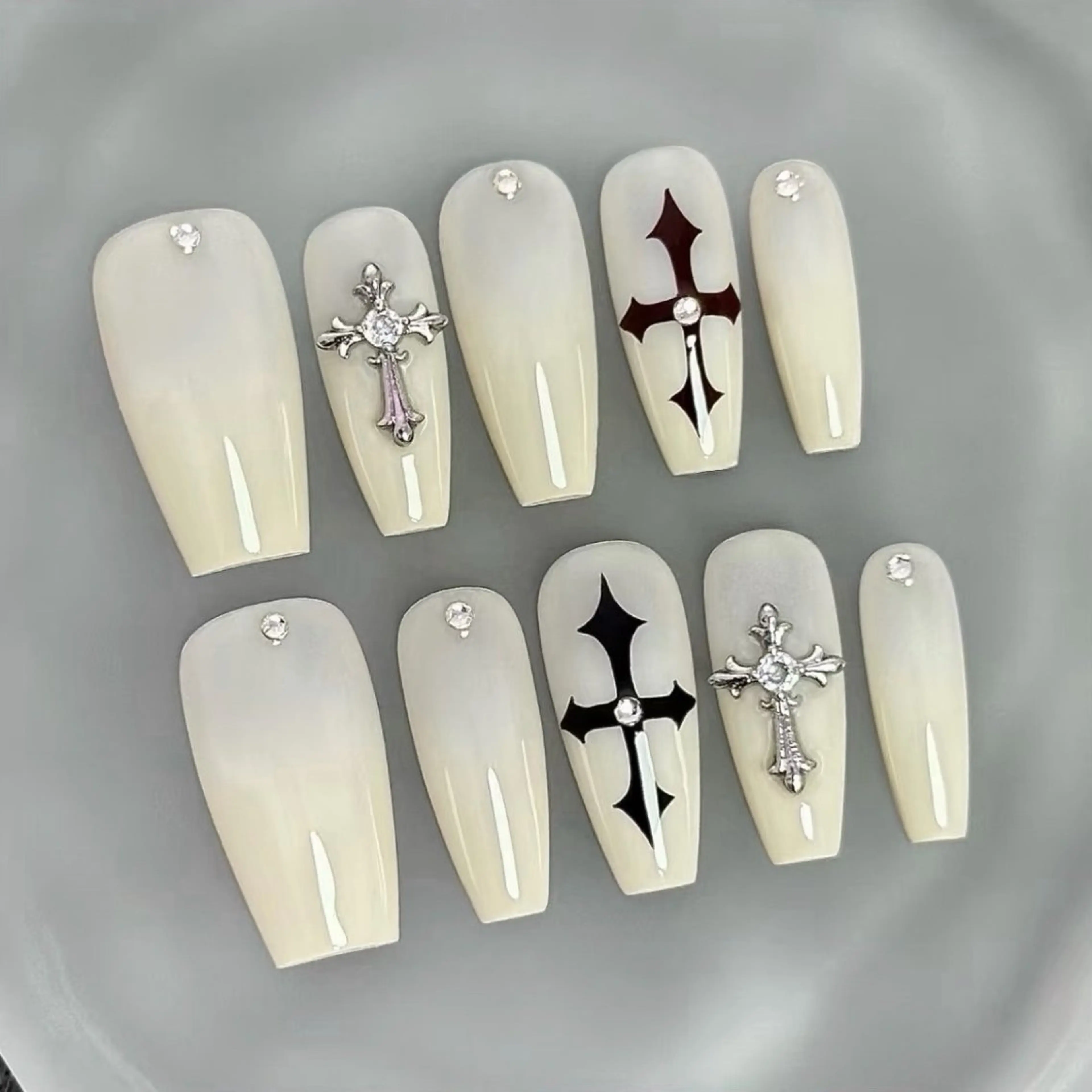 ネイル ハンドネイル Mika Nails 心斎橋のネイルデザイン