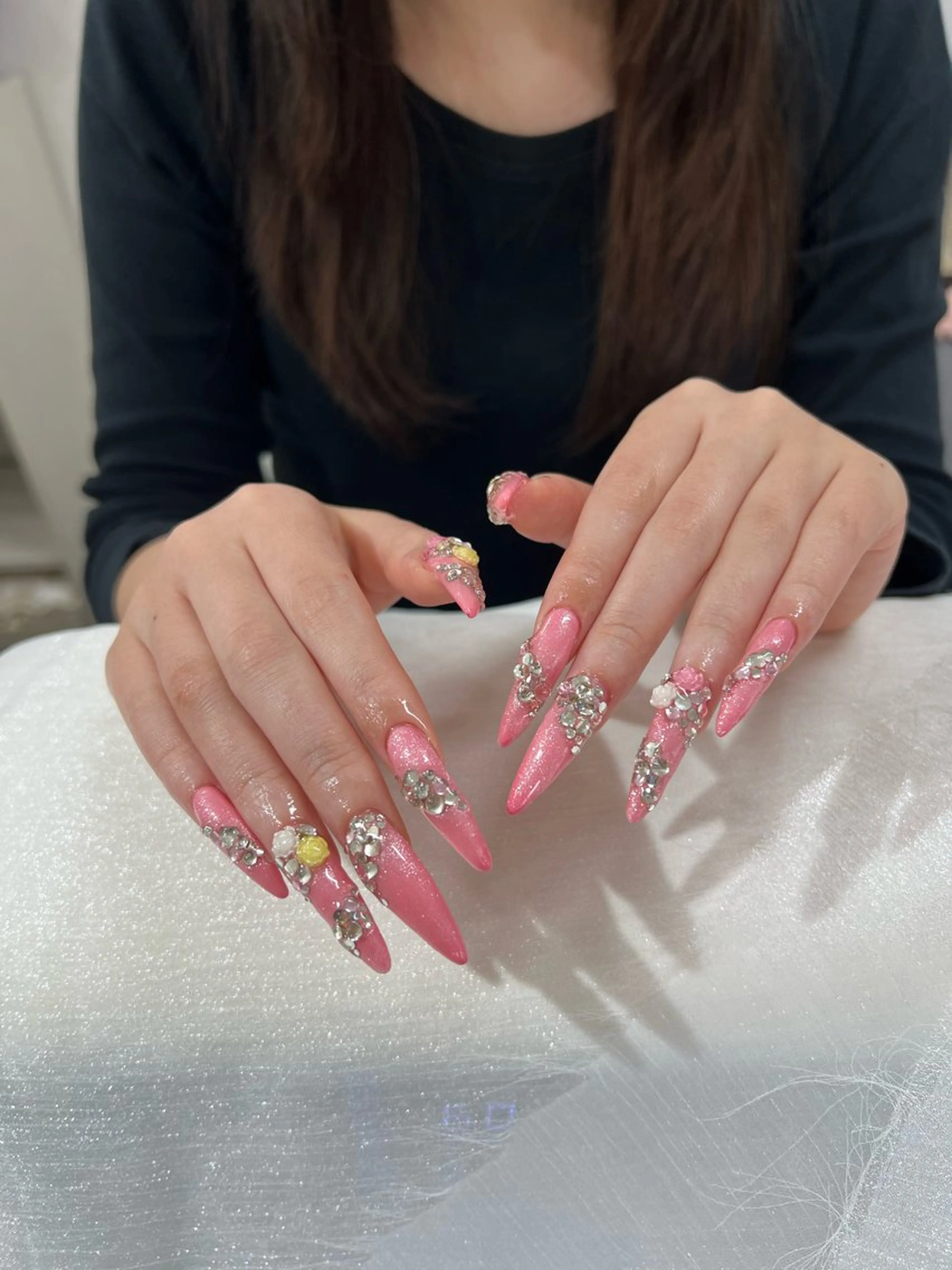 ネイル 長さ出し ジェルネイル キラキラネイル マグネットネイル 持ち込み ハンドネイル ハンドケア 夏 美のネイルデザイン