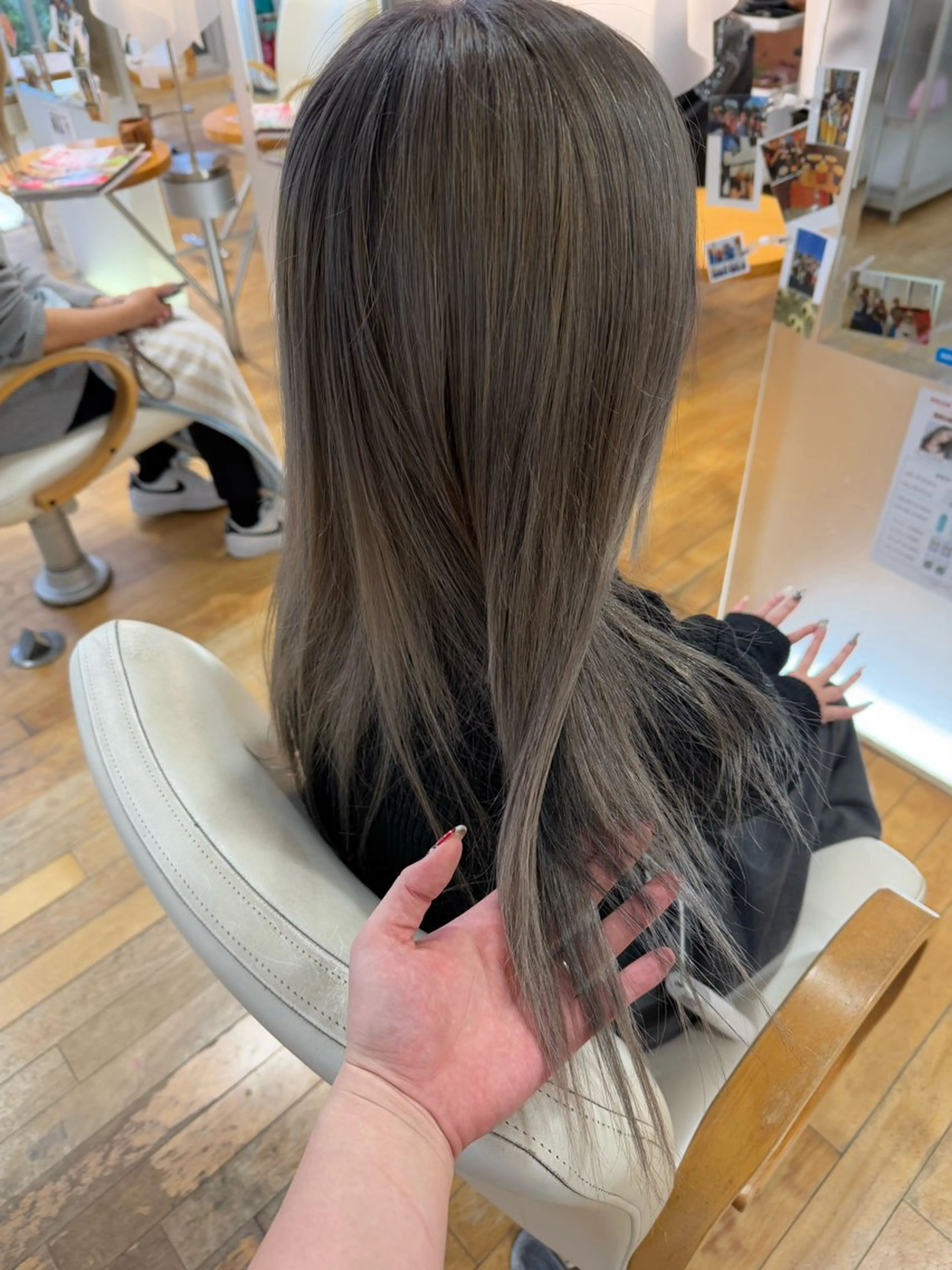 カラー 山本 瑠華のヘアスタイル