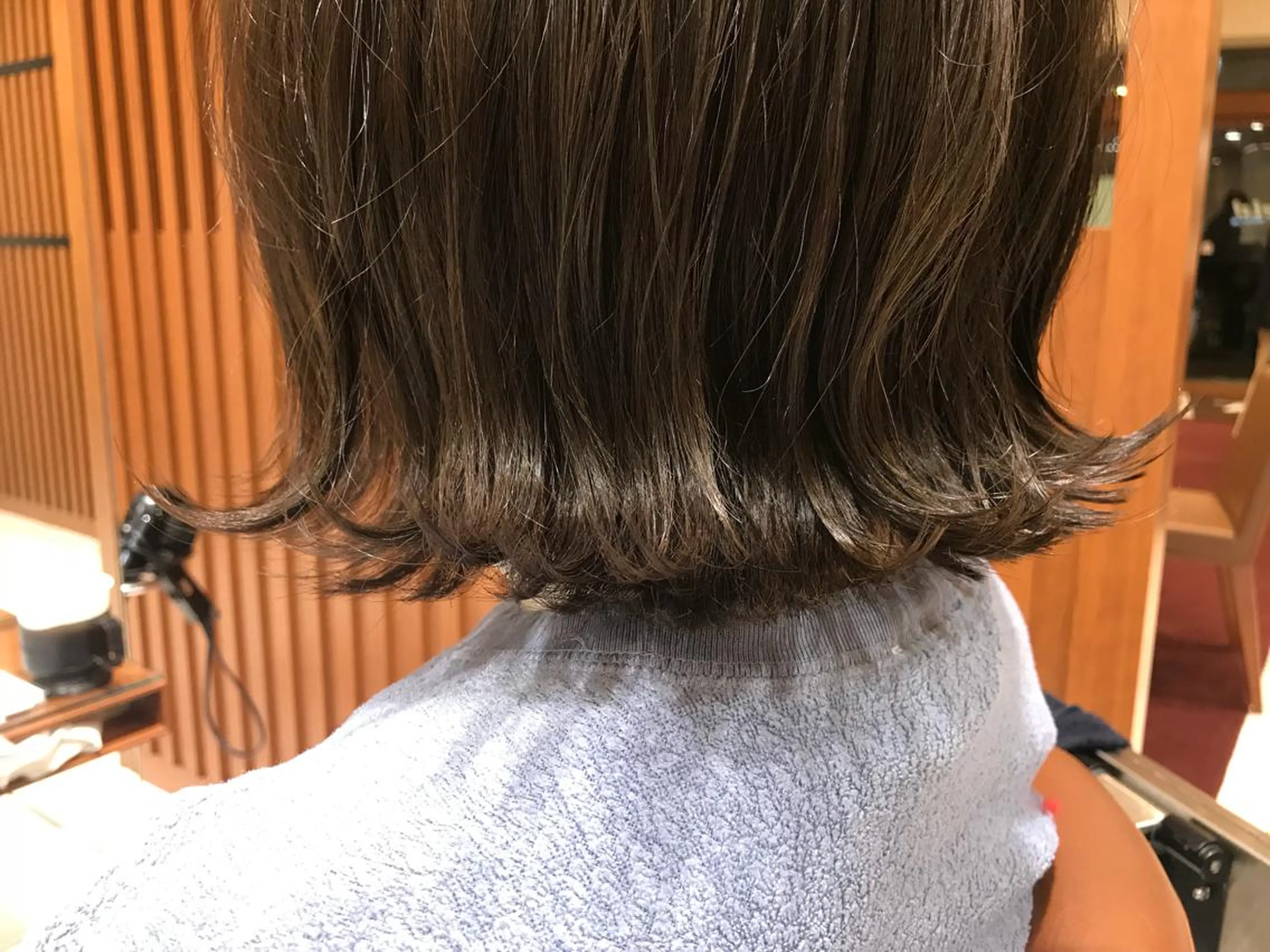 ショート カラー ヘアアレンジ ショートヘア 外ハネヘア テラモト カズヨシのヘアスタイル