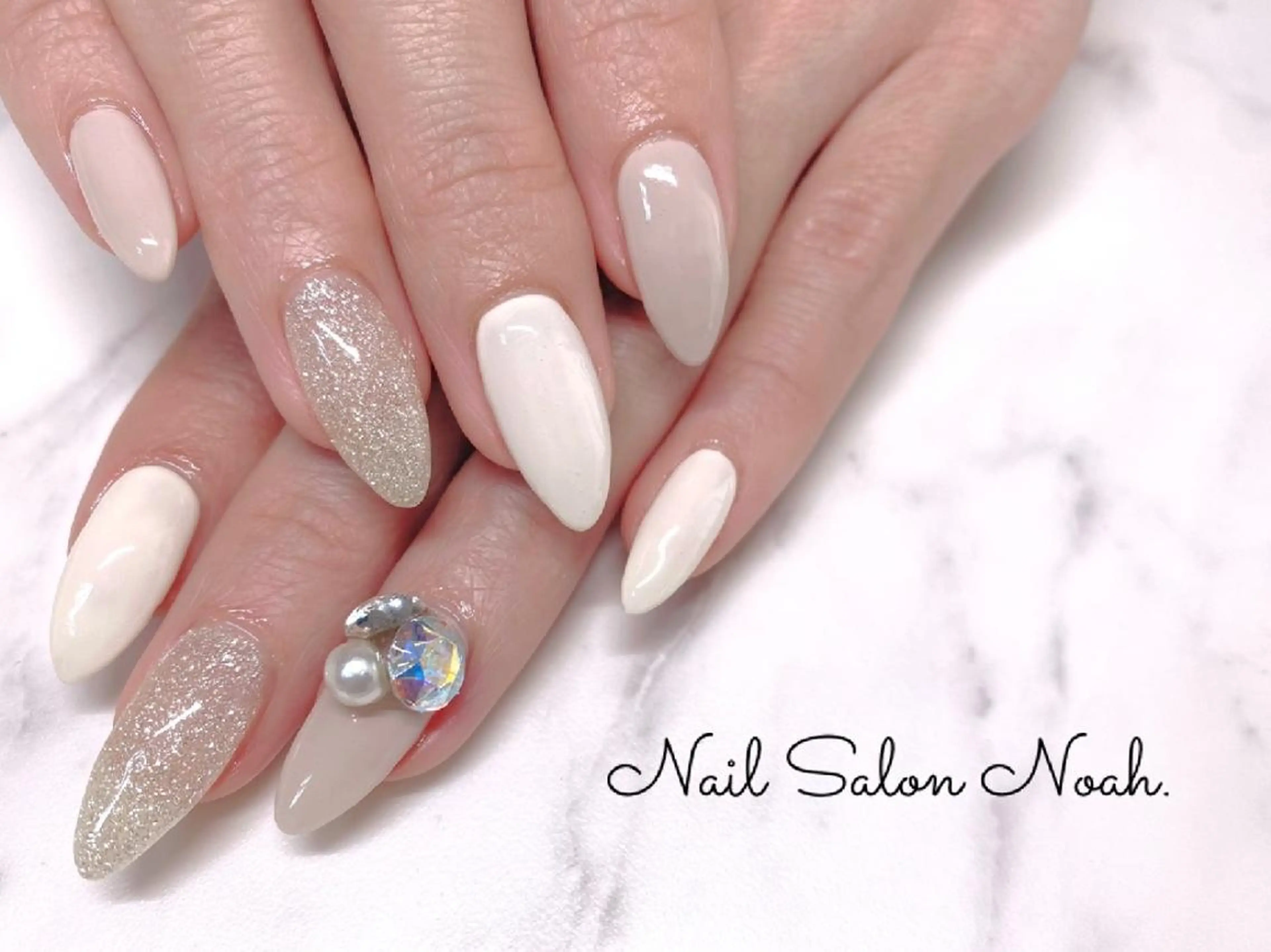 ネイル ストーンネイル ハンドネイル Nail Salon Noah.のネイルデザイン