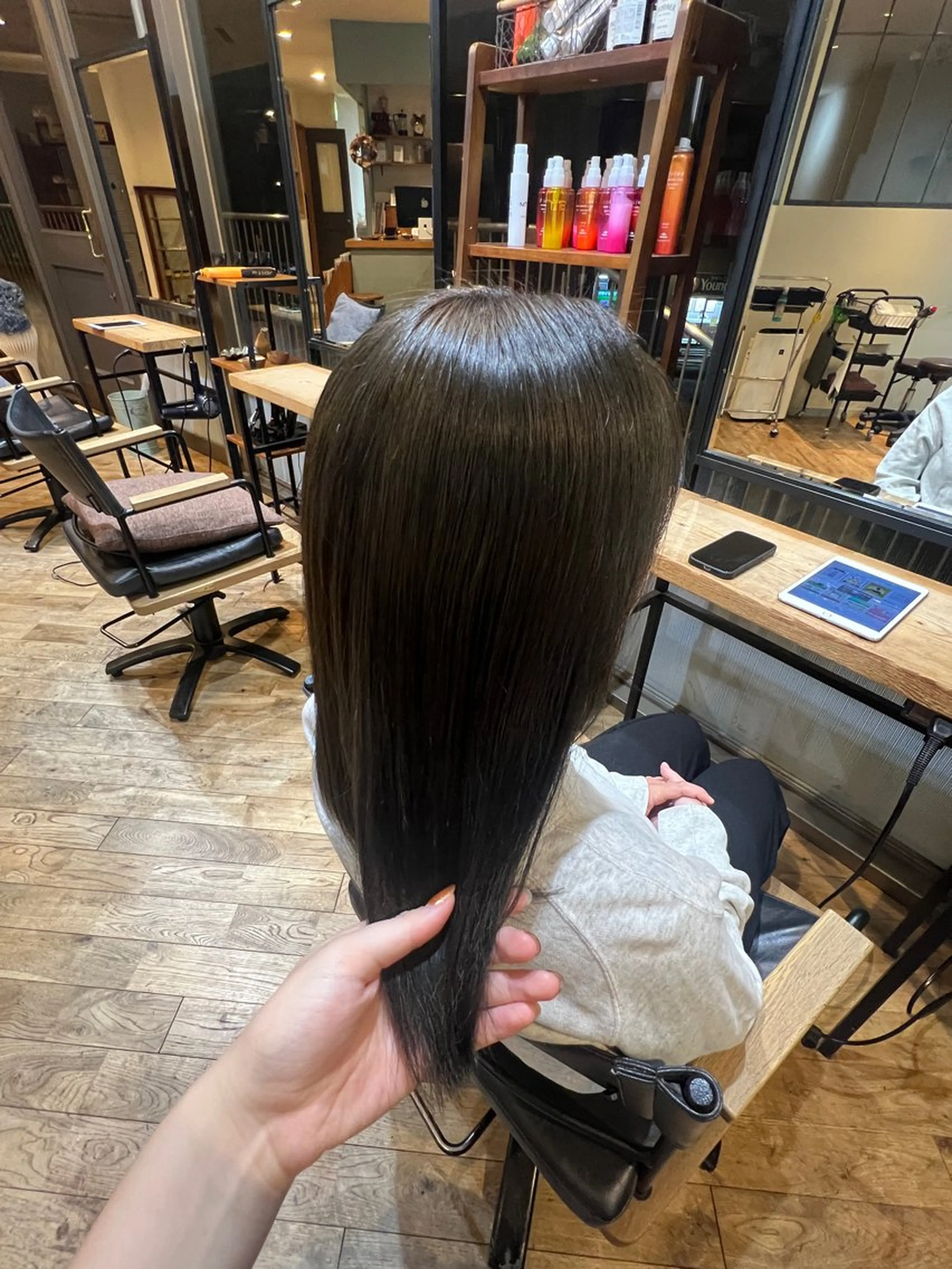 セミロング ヘアカラー 浜崎 恵澄のヘアスタイル