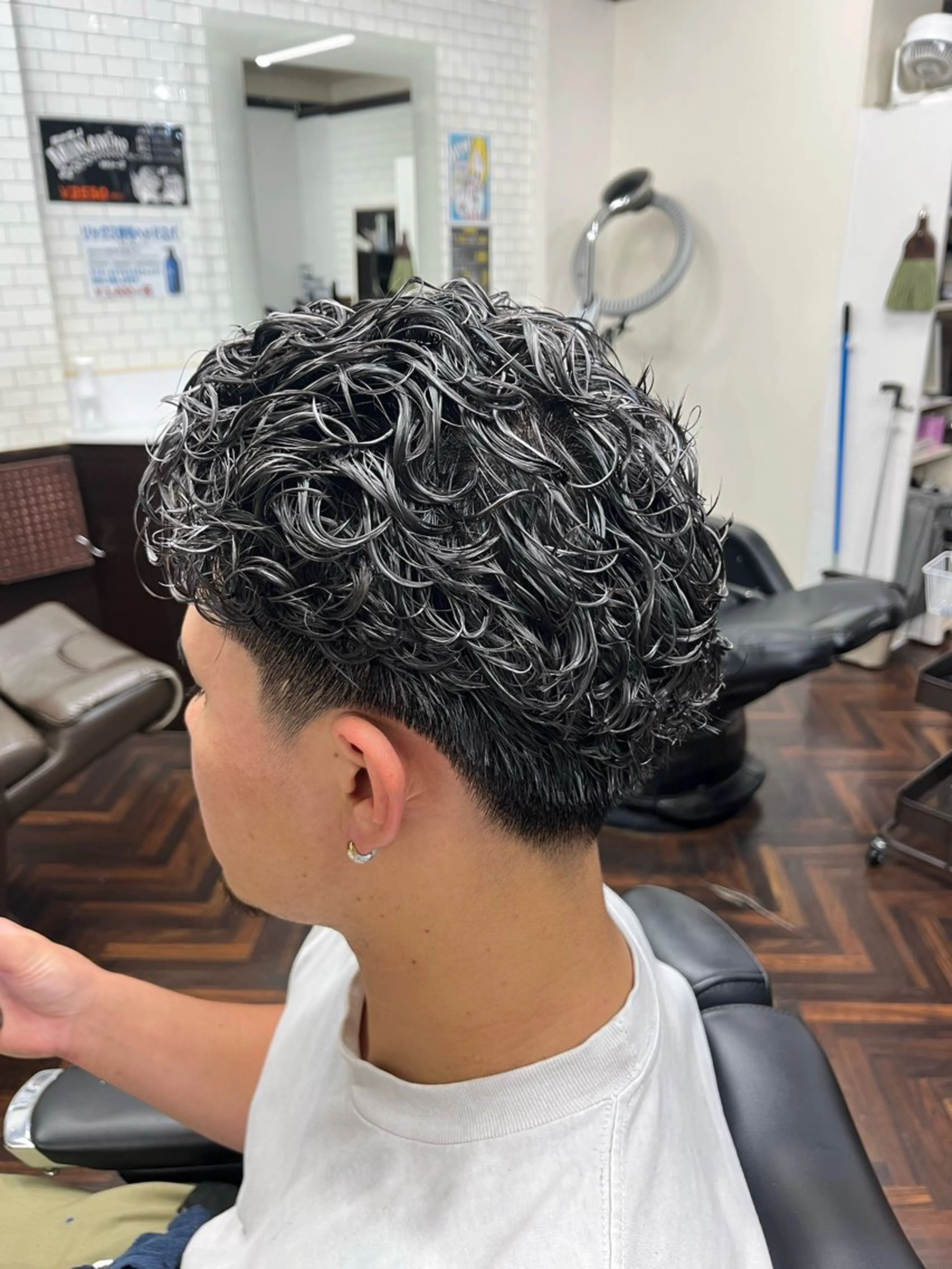 カラー RIKI SHIMOJIのヘアスタイル