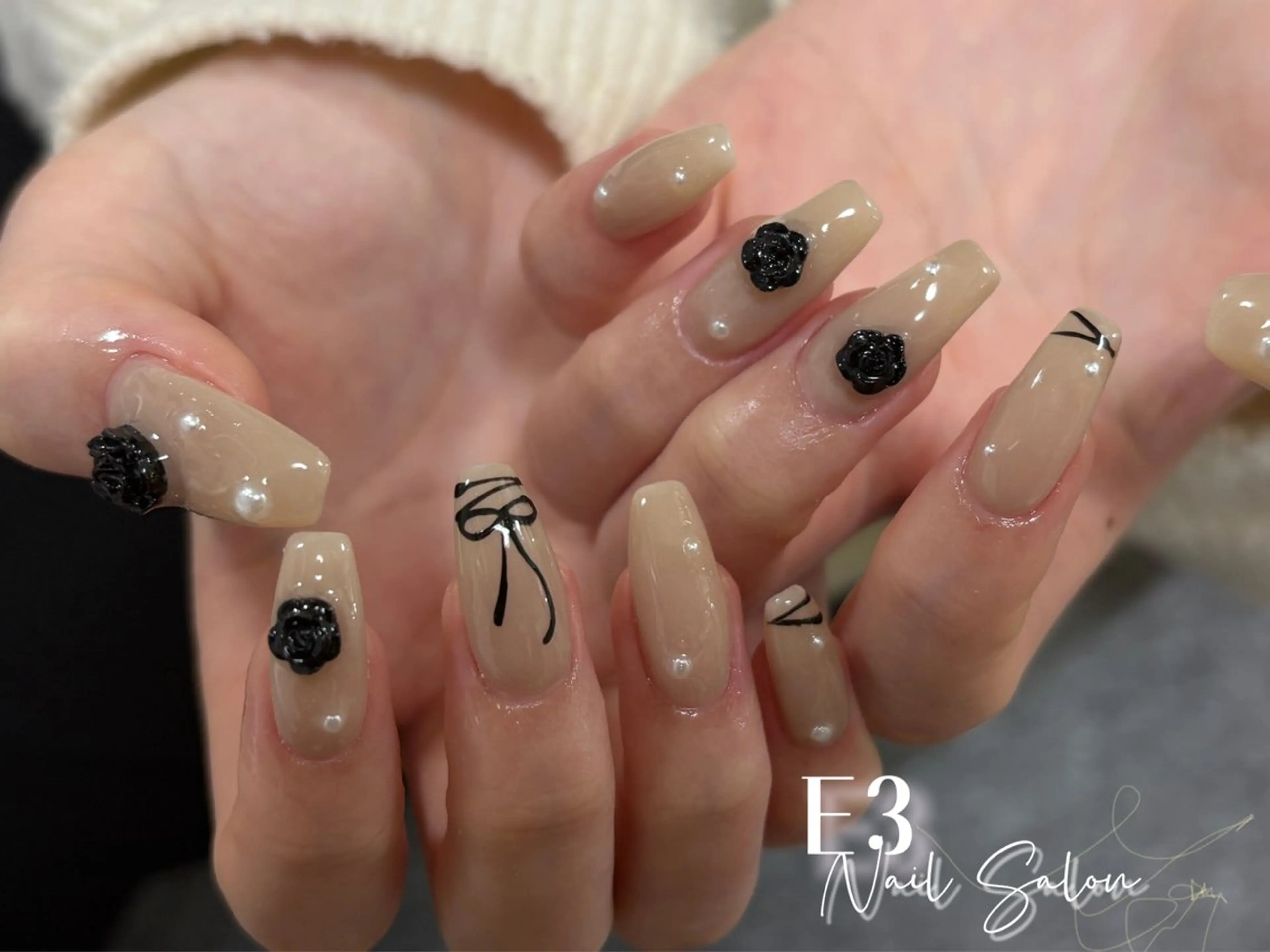 ネイル フレンチネイル ジェルネイル ガラスフレンチ グラデーション キラキラネイル ハンドネイル E3 Nail Salonのネイルデザイン
