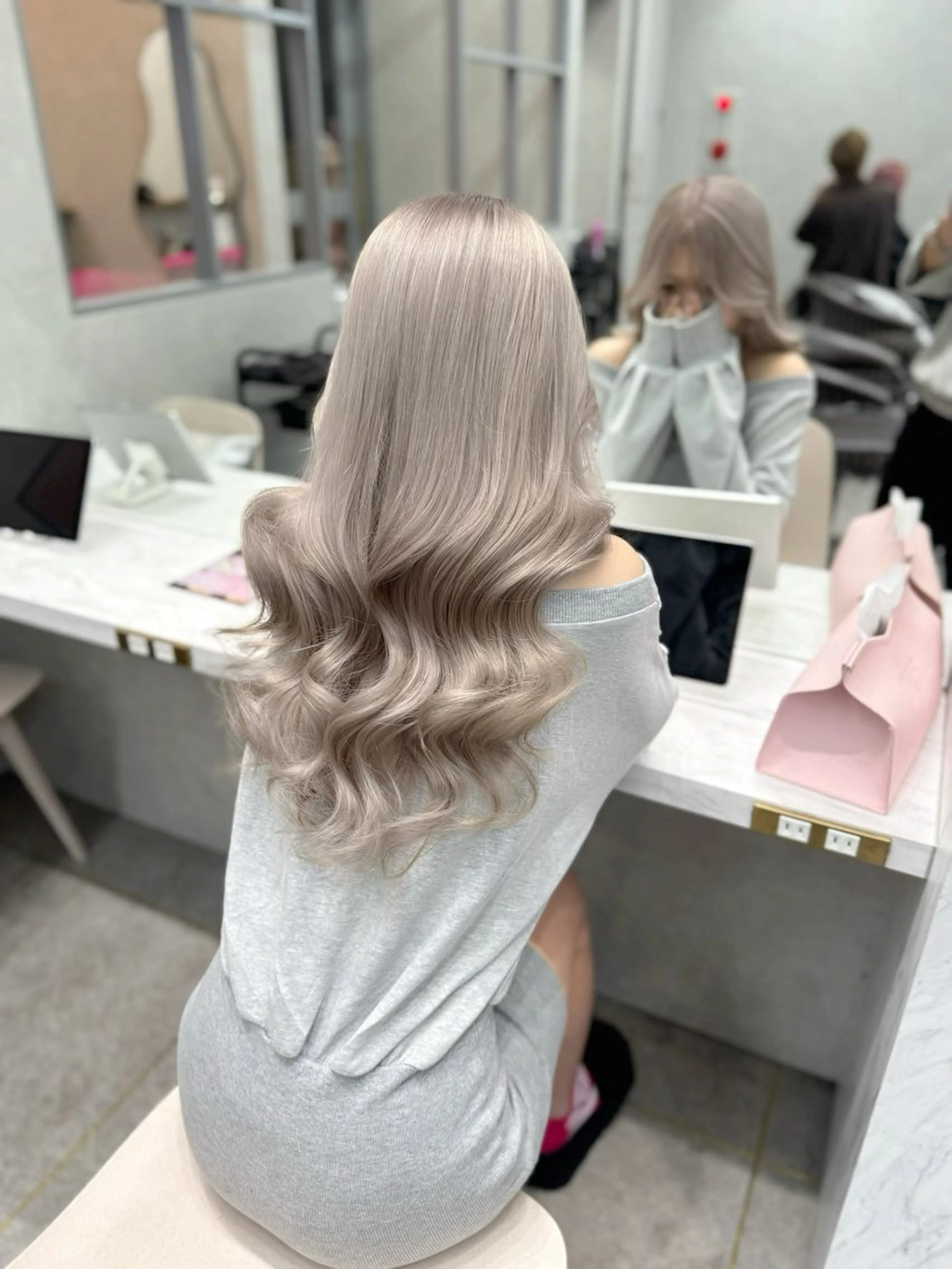 ロング 縮毛矯正 ヘアカラー 璃 音のヘアスタイル
