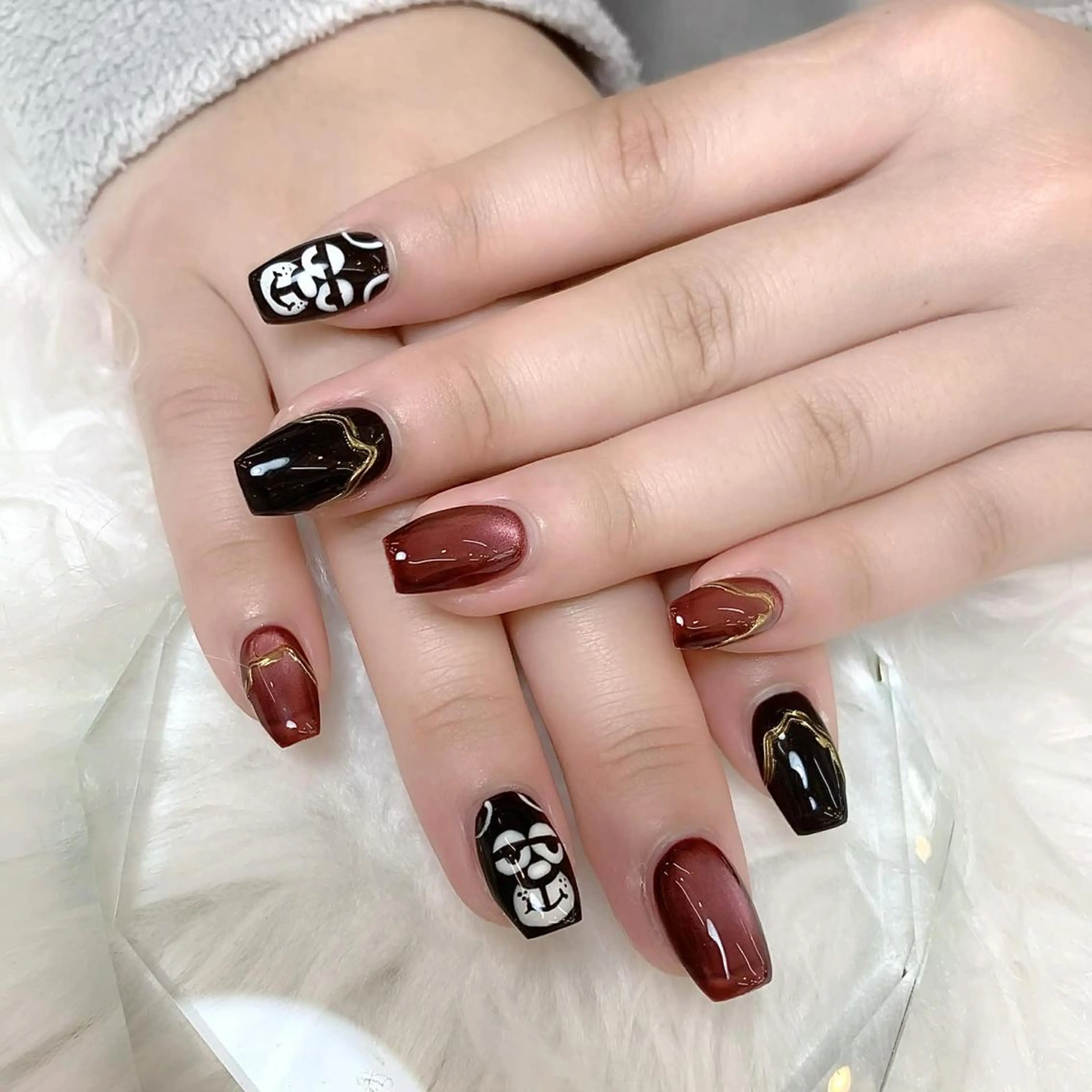 ネイル アートネイル ボルドー ハンドネイル ヒユ ビューティーのネイルデザイン
