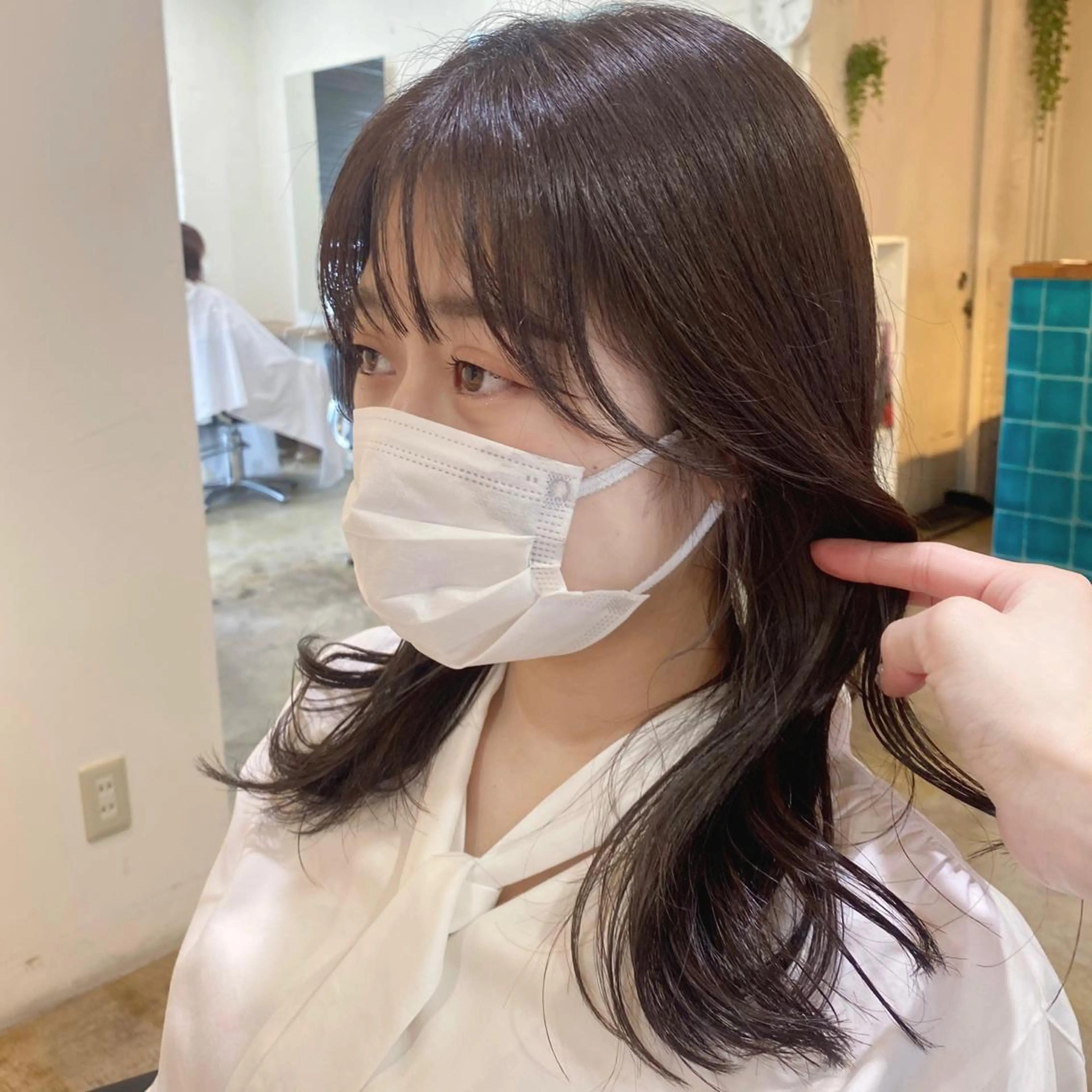 ミディアム カラー ベージュカラー オリーブベージュ くびれヘア 顔周りカット カット ヘアカラー トリートメント RIKA韓国ヘア/く びれヘア/上品カラーのヘアスタイル