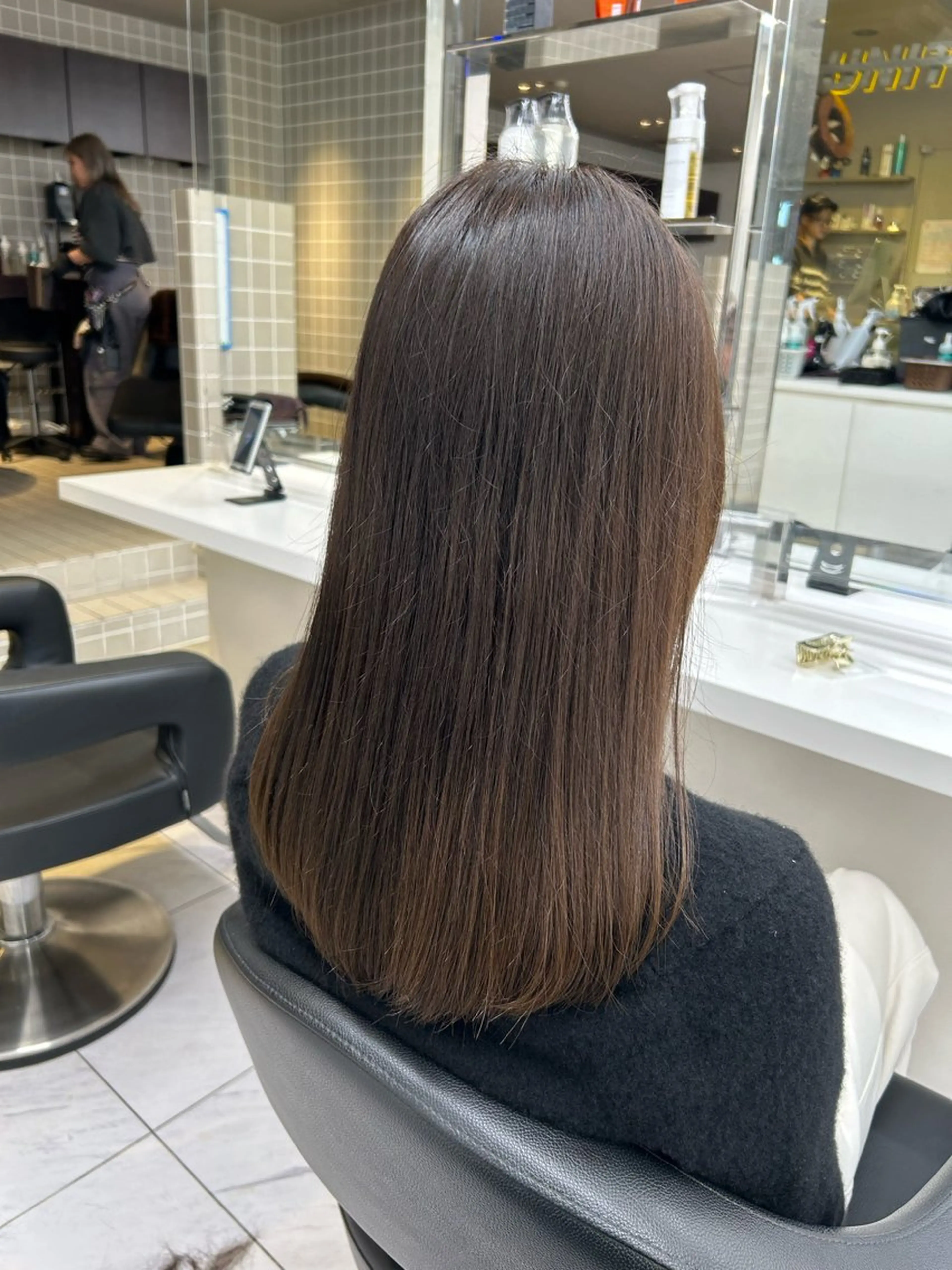 セミロング カラー パーマ ヘアアレンジ メンズ キッズ 🦋韓国レイヤー｜ 透明感グレージュ🦋のヘアスタイル