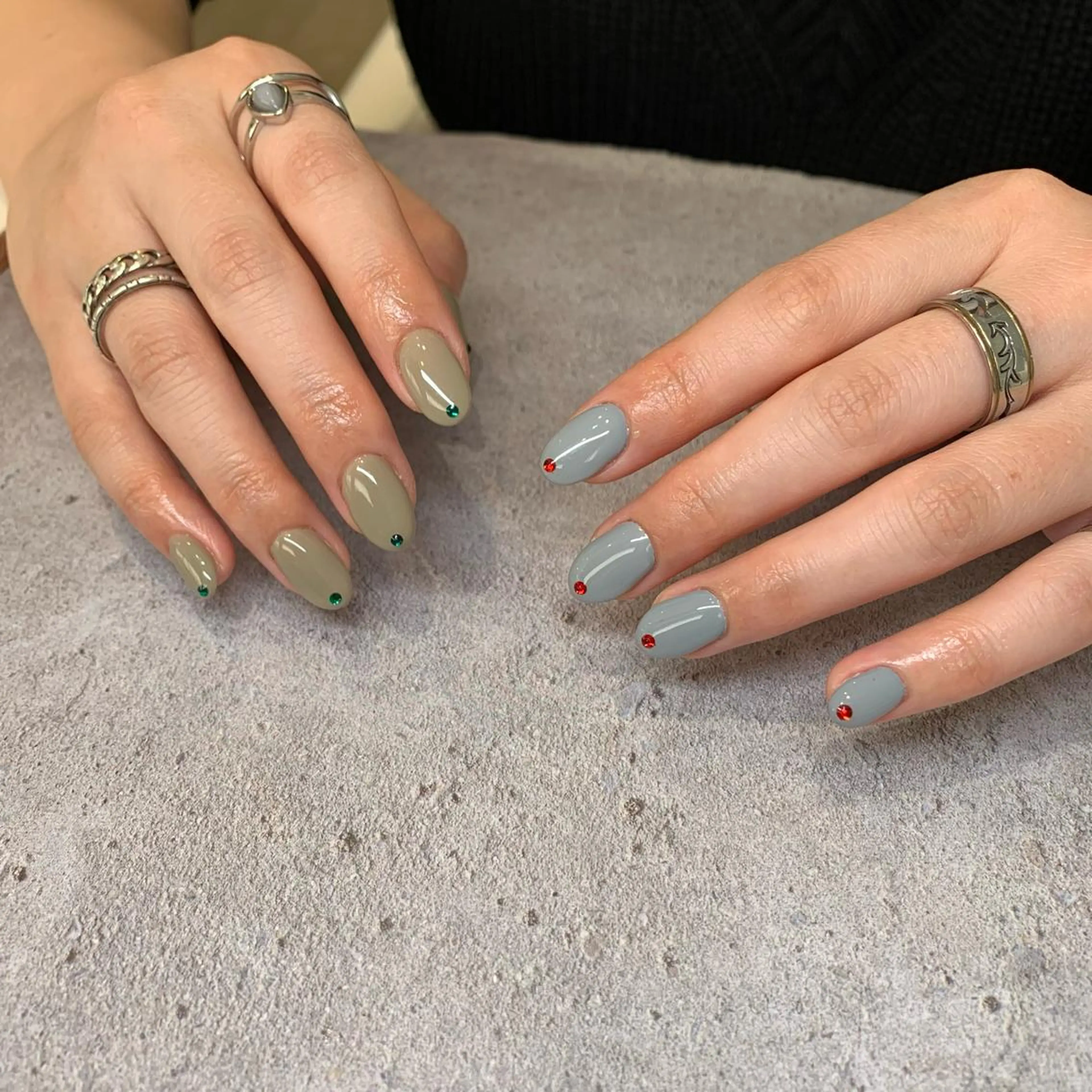 ネイル ストーンネイル Natsuko 🪼のネイルデザイン